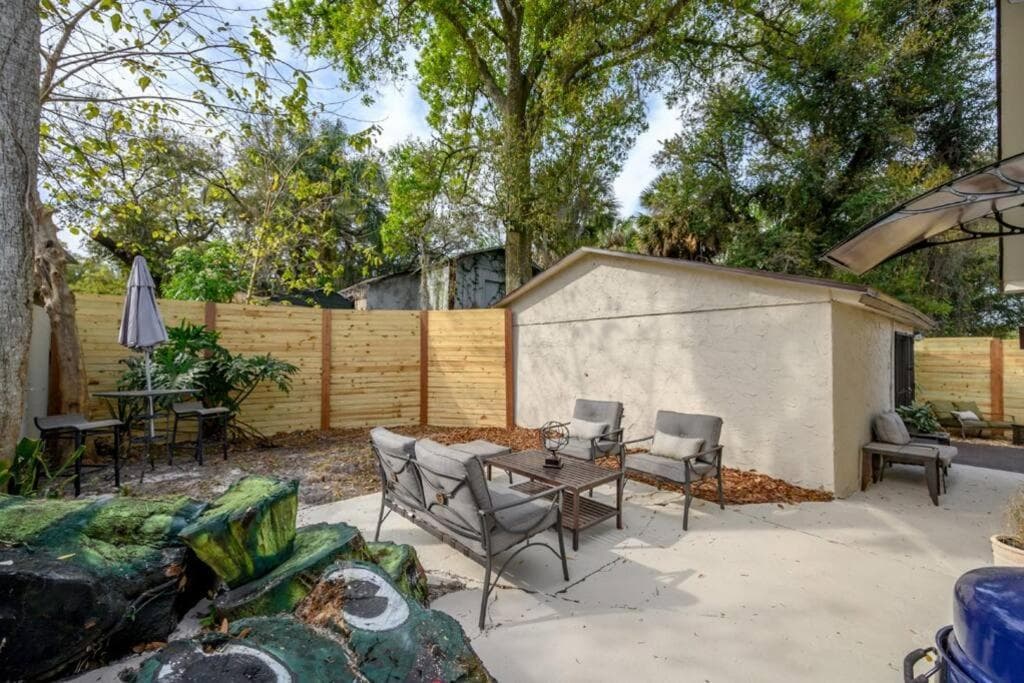Chic pad in center of Seminole Heights-322 — 9