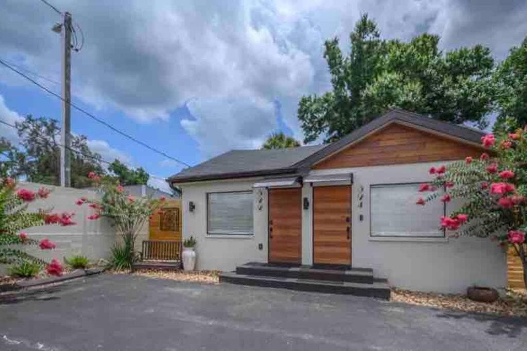 Chic pad in center of Seminole Heights-322 — 18