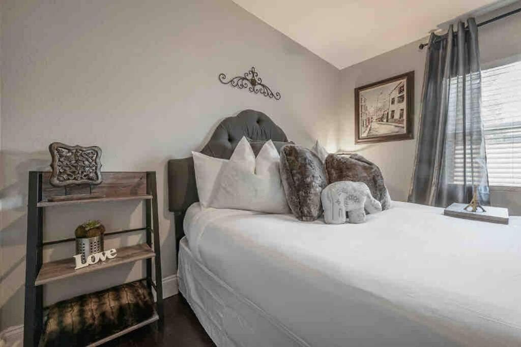 Chic pad in center of Seminole Heights-322 — 19