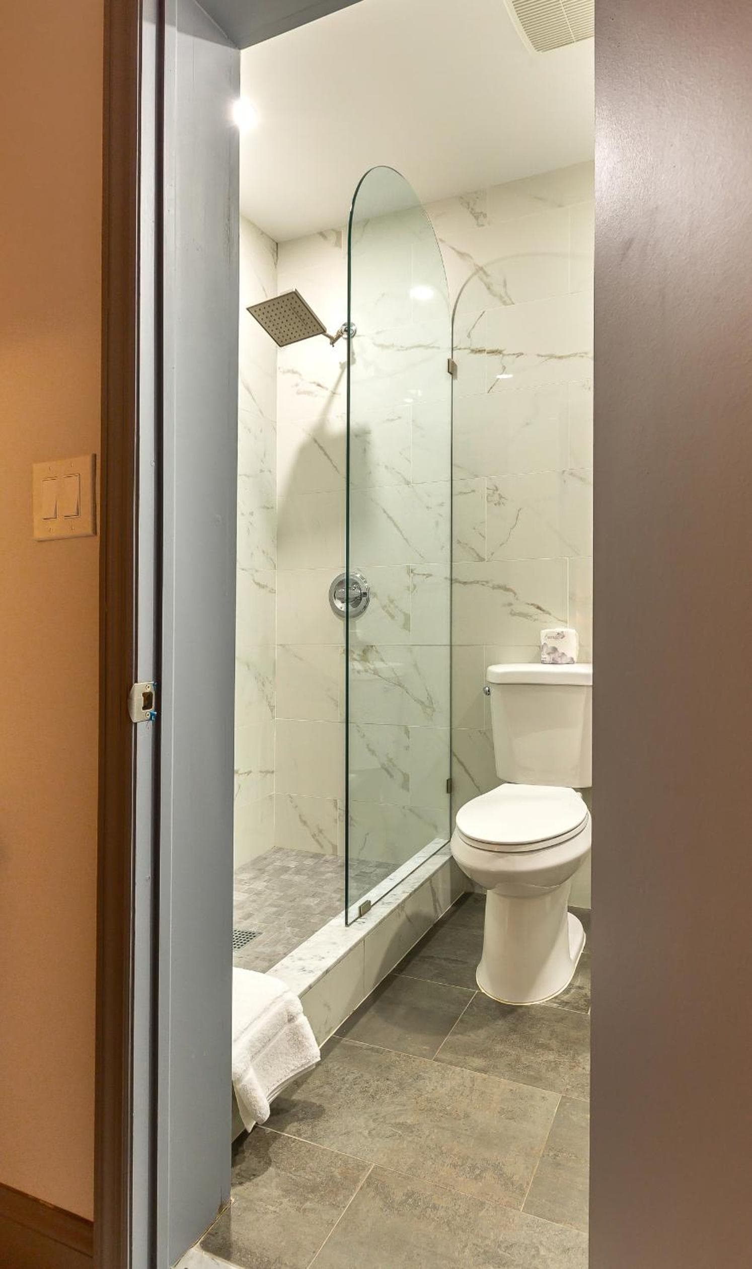 Hotel St. James — 13