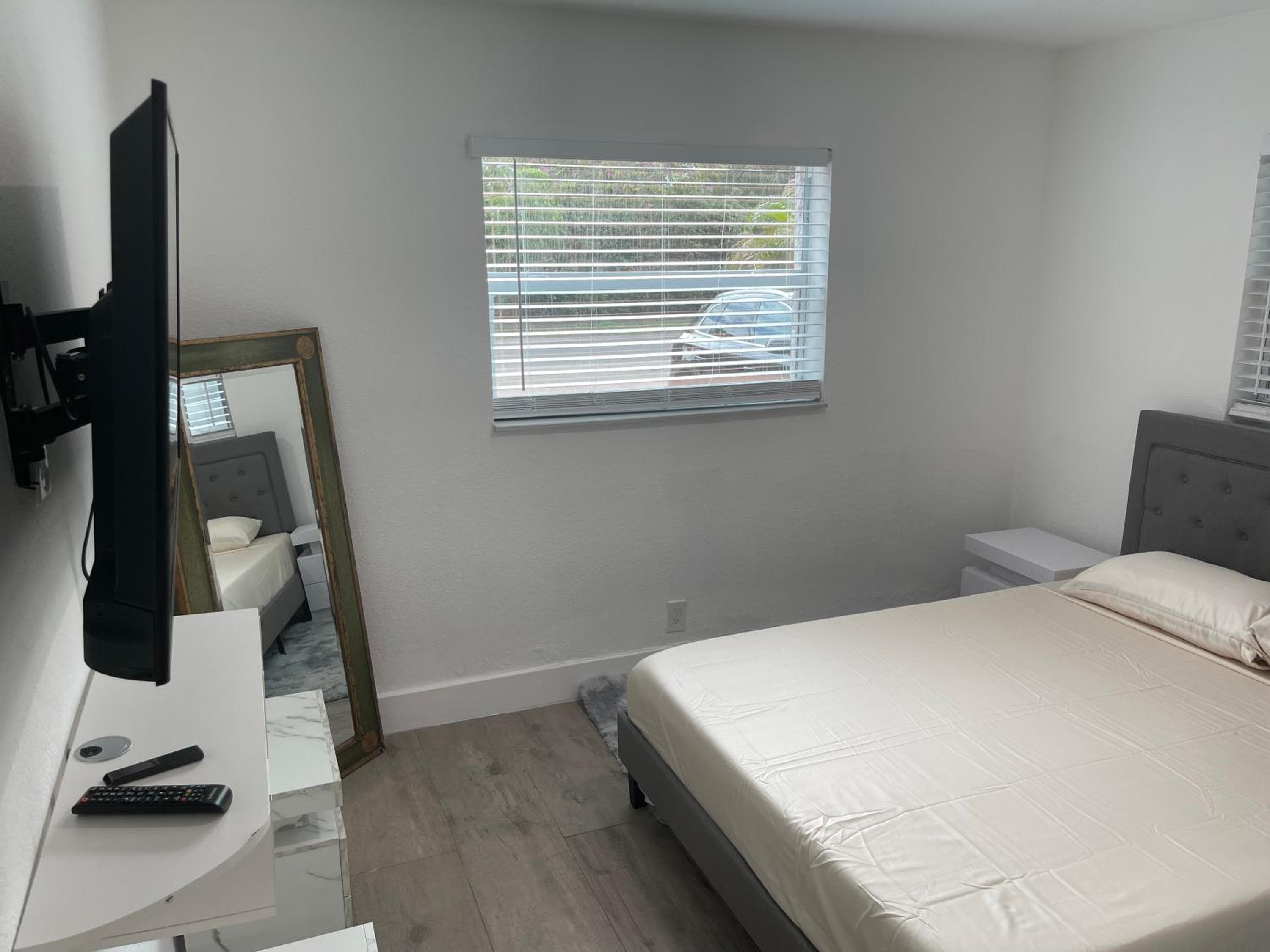 Cozy New Renovated Apartment — 6
