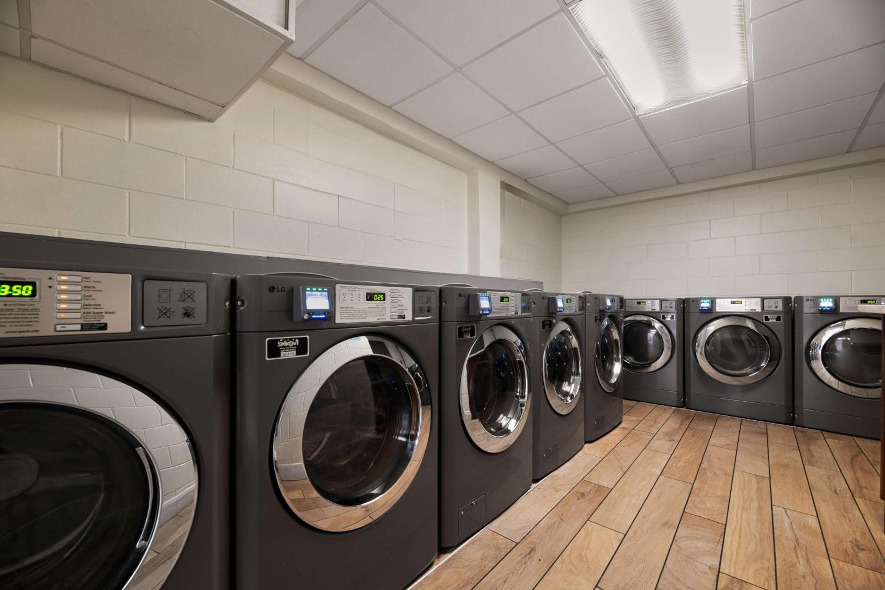 Best Western Orlando Gateway Hotel — 17