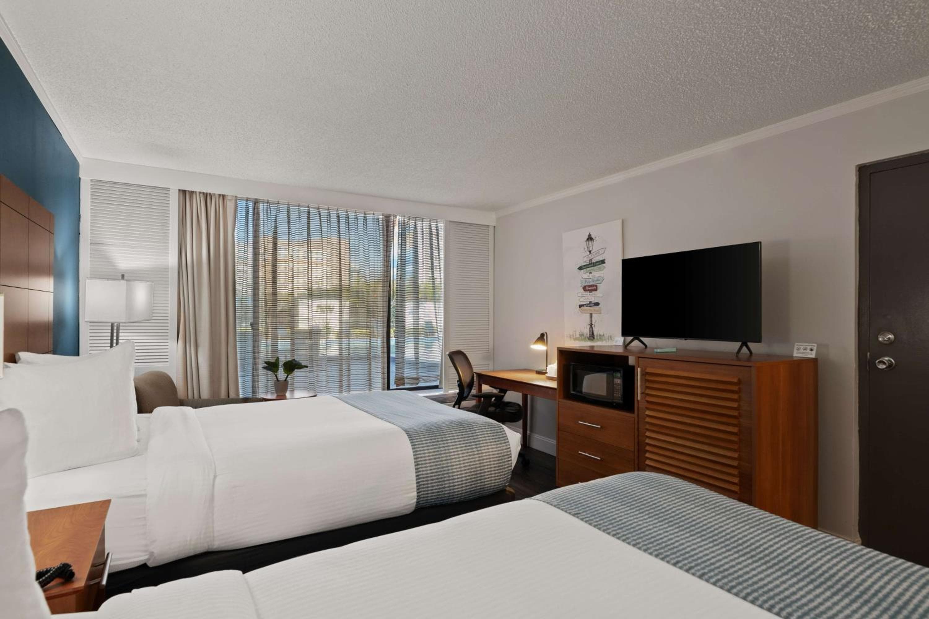 Best Western Orlando Gateway Hotel — 11