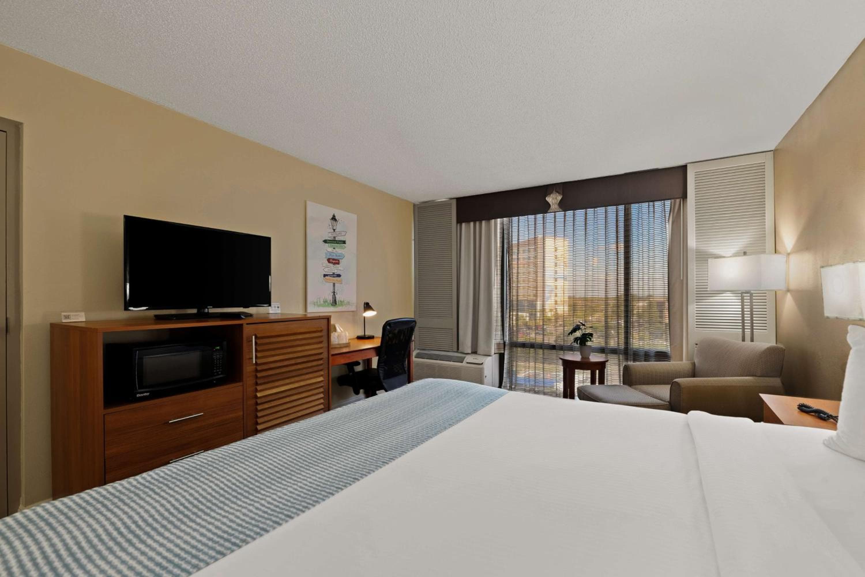 Best Western Orlando Gateway Hotel — 13