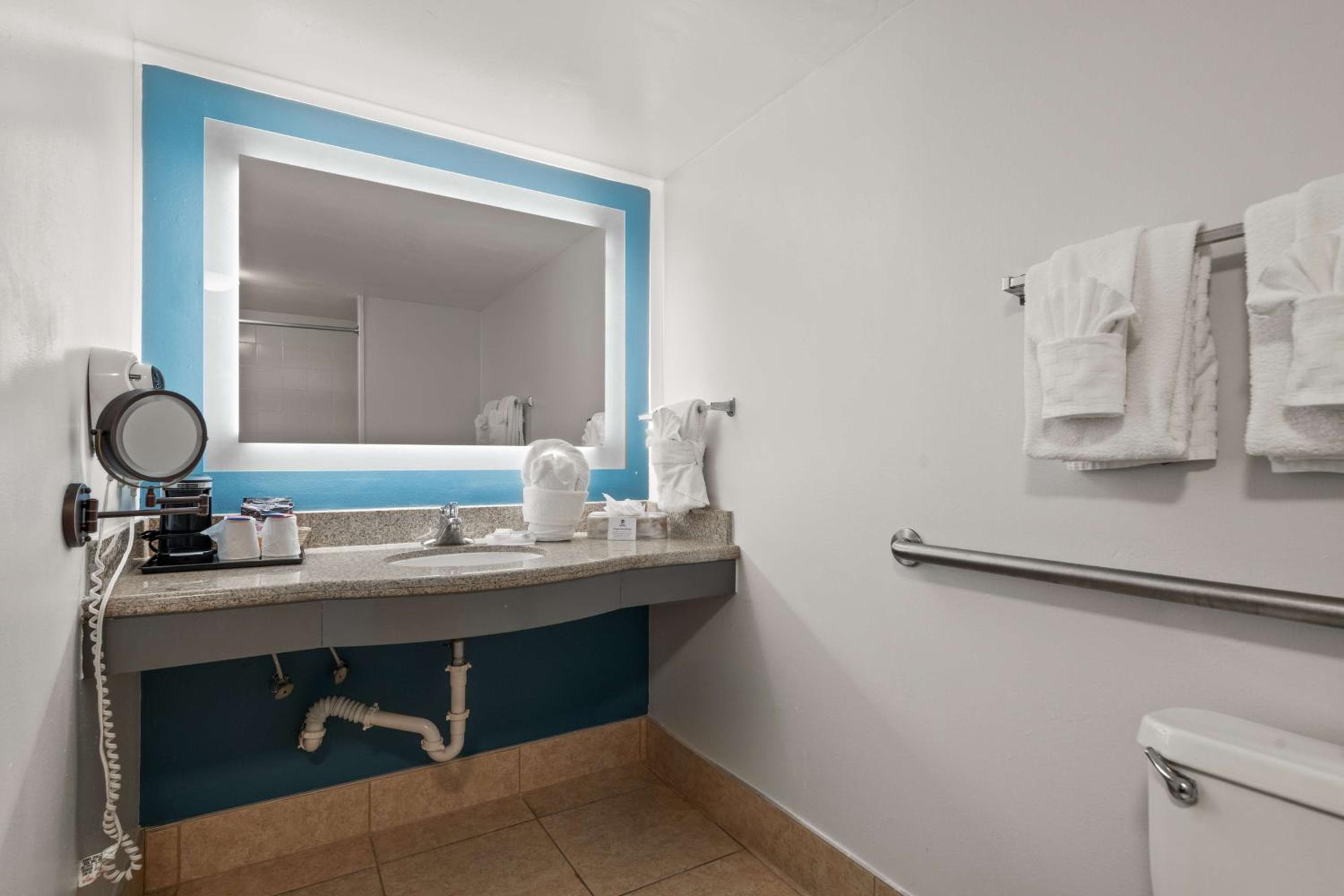 Best Western Orlando Gateway Hotel — 27