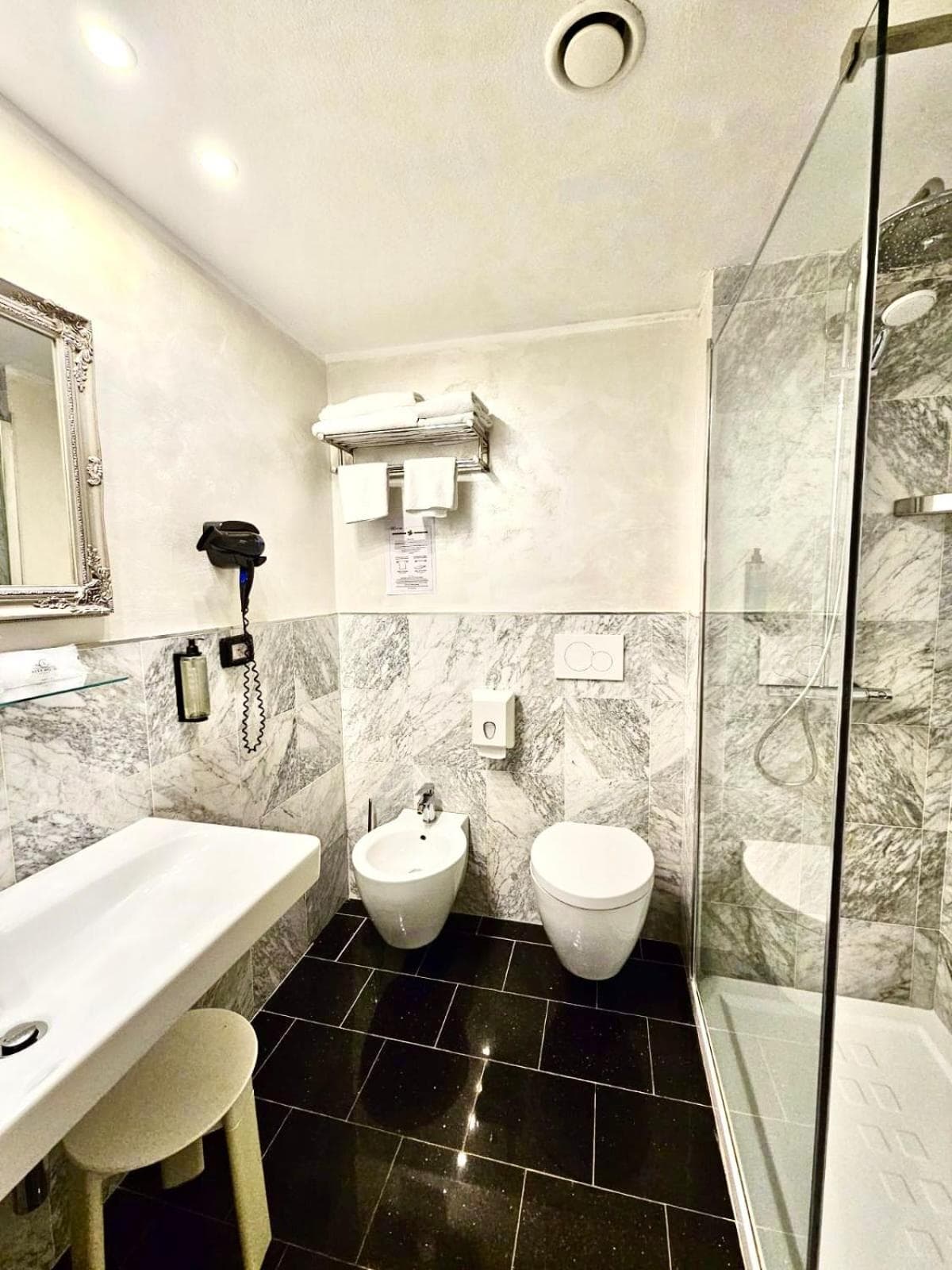 Canova Hotel — 27