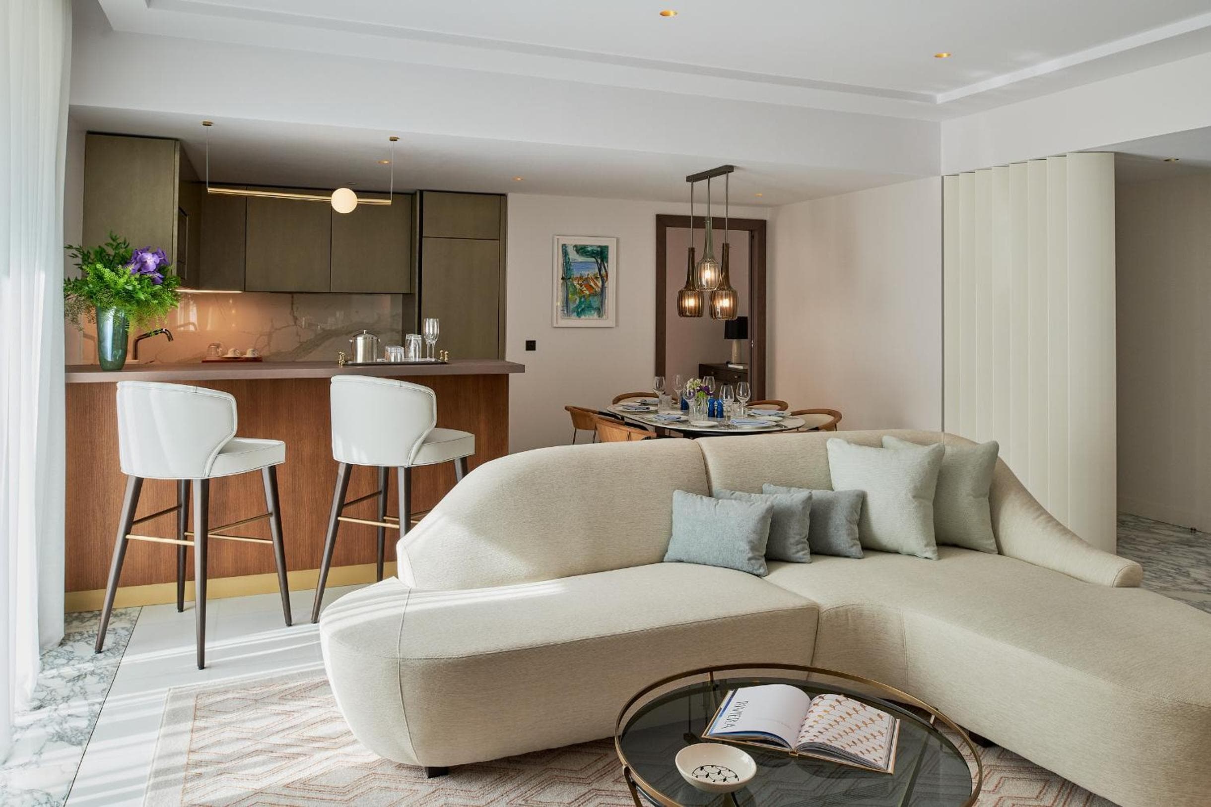 Carlton Cannes, un hotel regente — 15