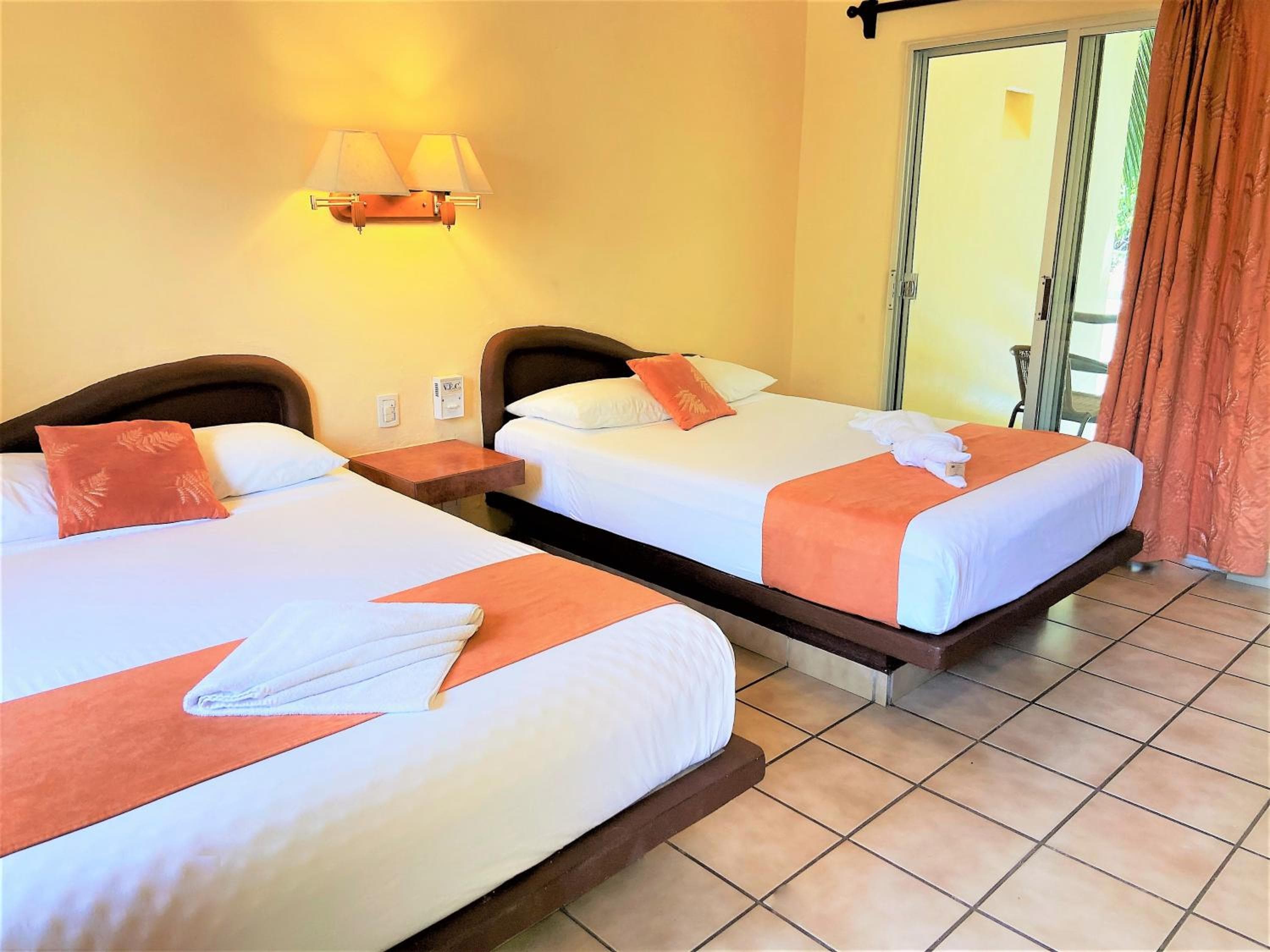 Hotel LunaSol — 4
