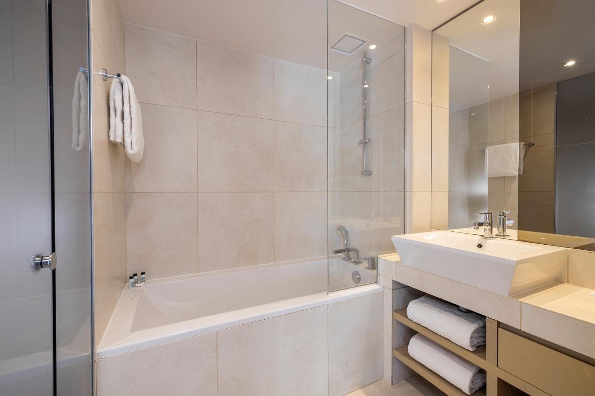 Hôtel Etoile Maillot — 12