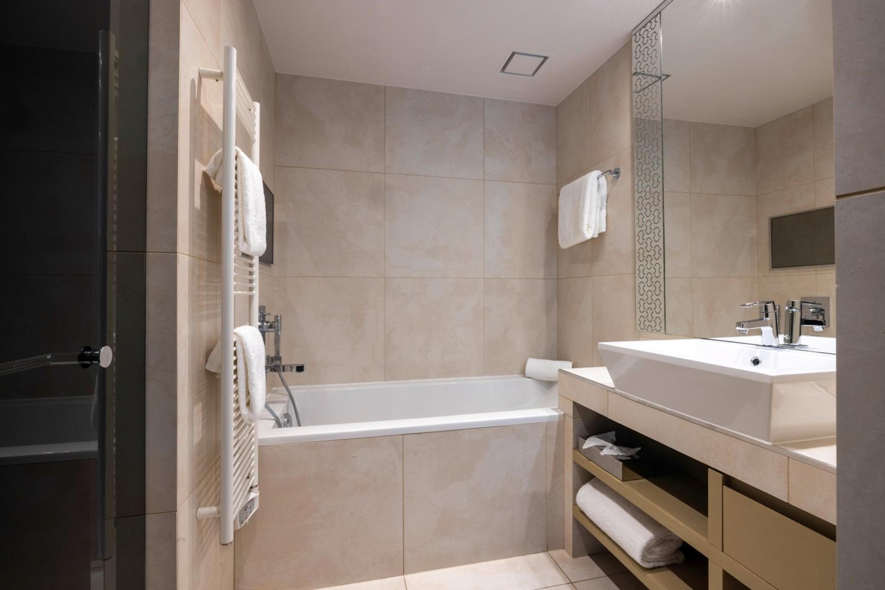 Hôtel Etoile Maillot — 14