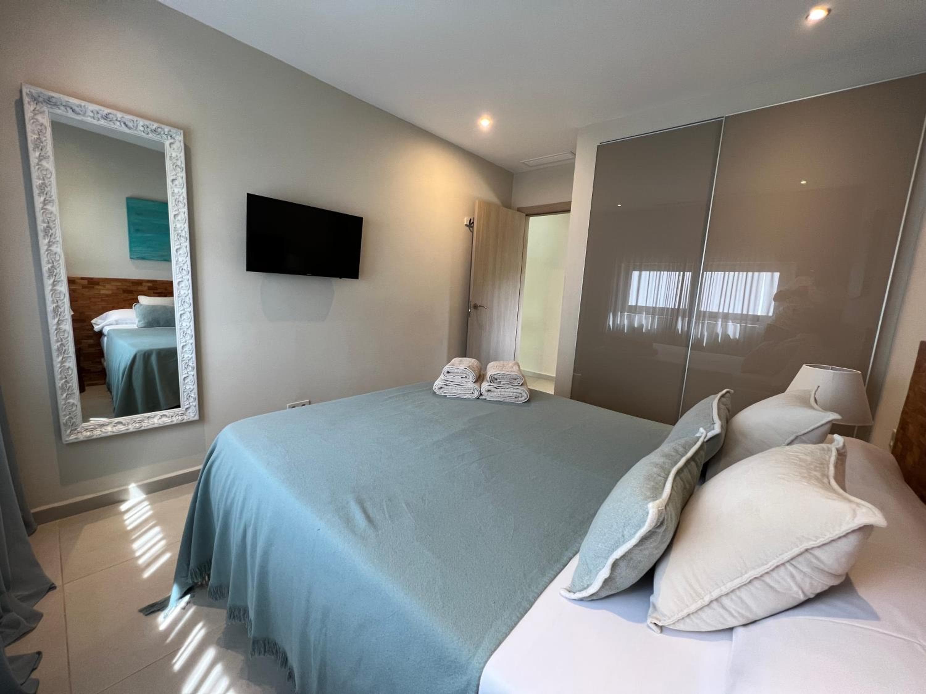 PERFECT FAMILY HOUSE CLOSE TO THE BEACH — 28
