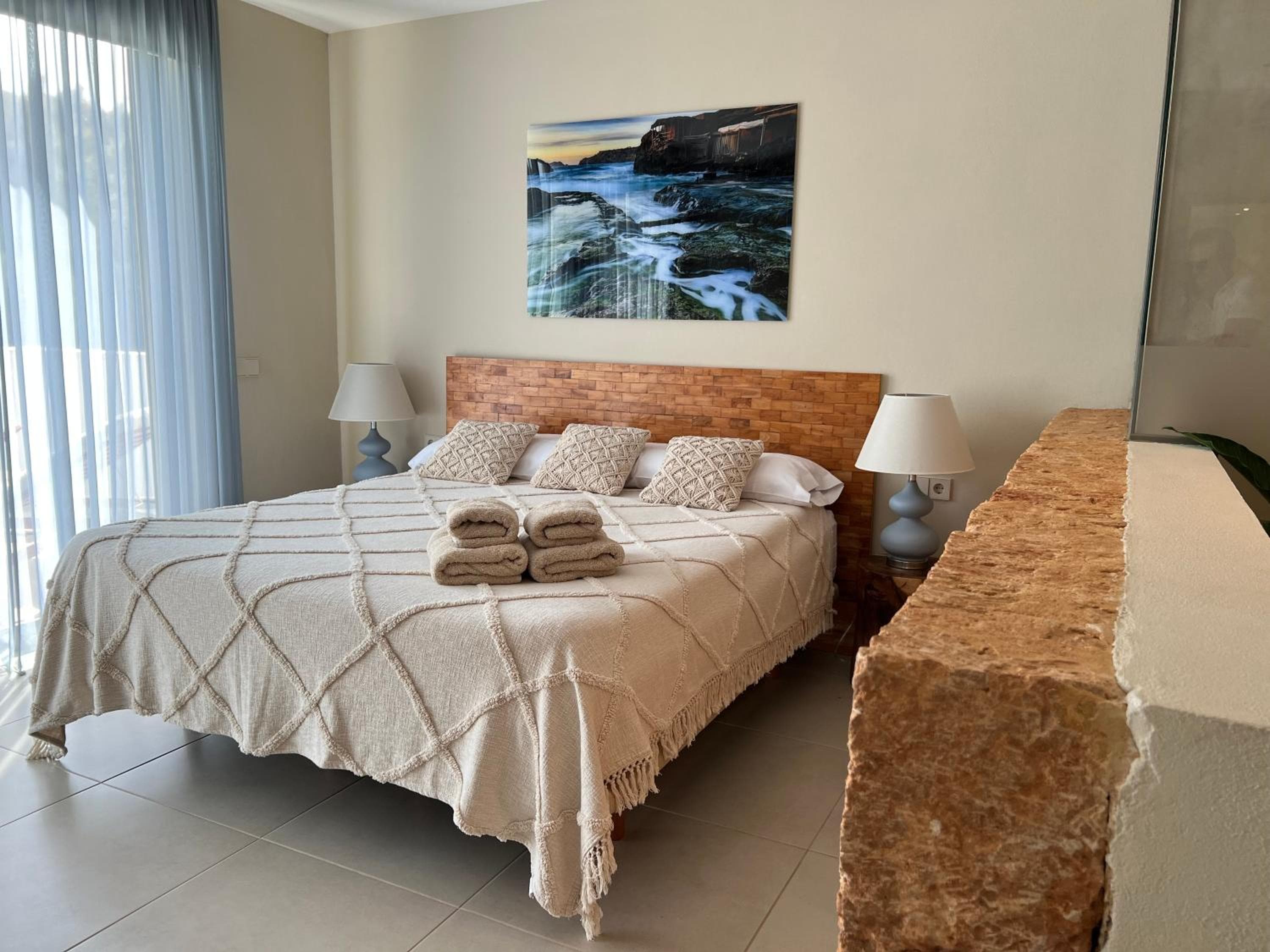 PERFECT FAMILY HOUSE CLOSE TO THE BEACH — 11