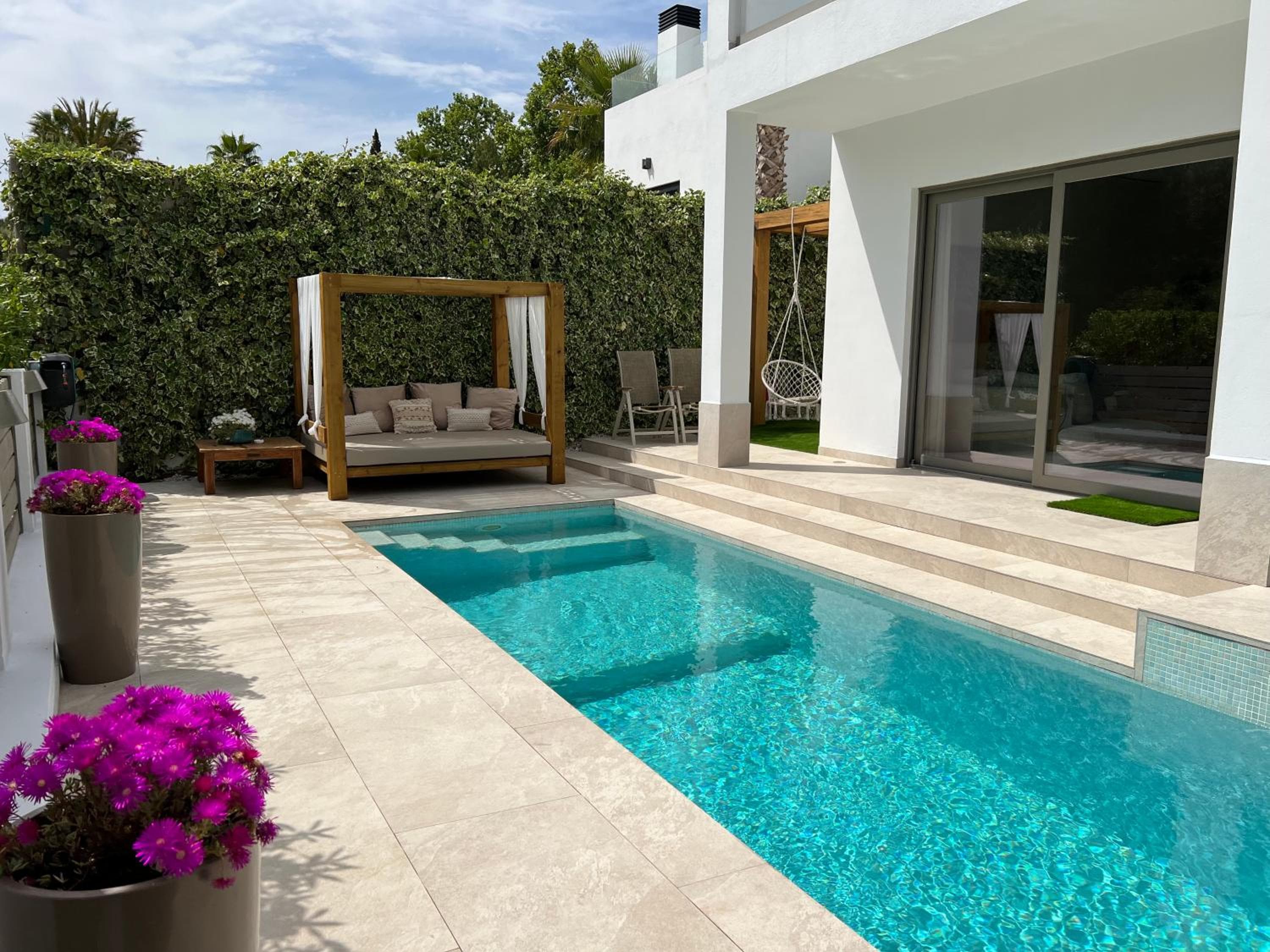 PERFECT FAMILY HOUSE CLOSE TO THE BEACH — 7