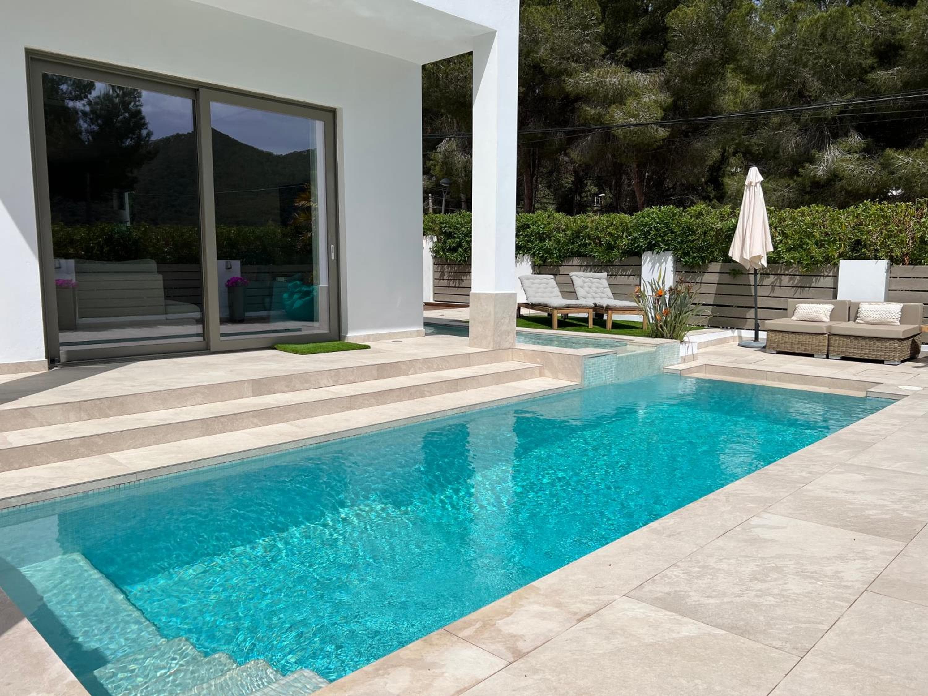 PERFECT FAMILY HOUSE CLOSE TO THE BEACH — 29