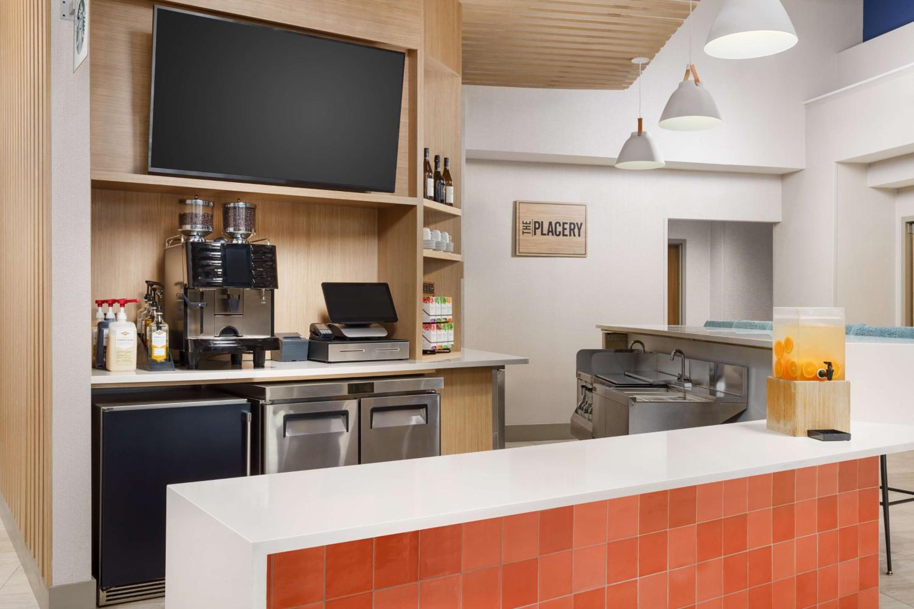 Hyatt Place di fronte all'Universal Orlando Resort — 19