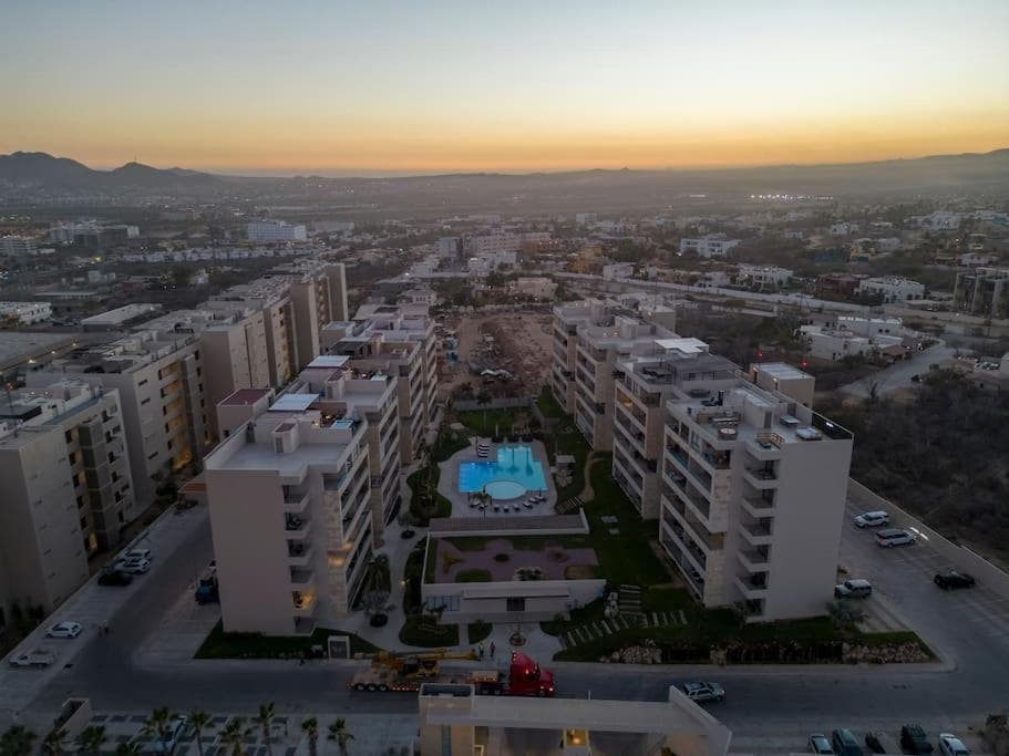 Penthouse with Private Jacuzzi and 4 Bedrooms — 1