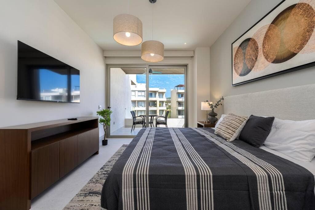 Penthouse with Private Jacuzzi and 4 Bedrooms — 5