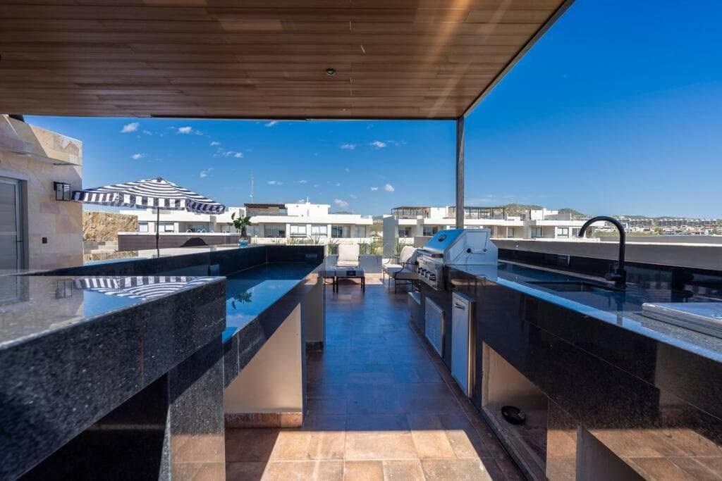 Penthouse with Private Jacuzzi and 4 Bedrooms — 7