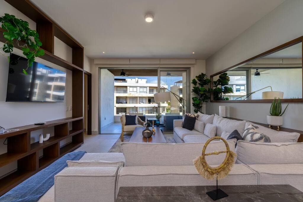 Penthouse with Private Jacuzzi and 4 Bedrooms — 10