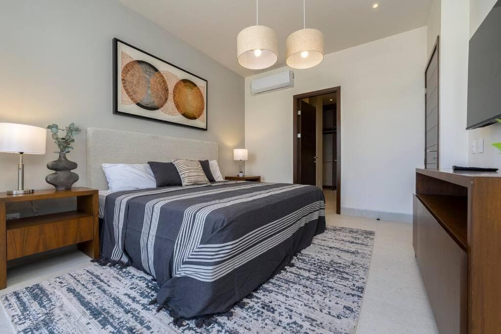 Penthouse with Private Jacuzzi and 4 Bedrooms — 12