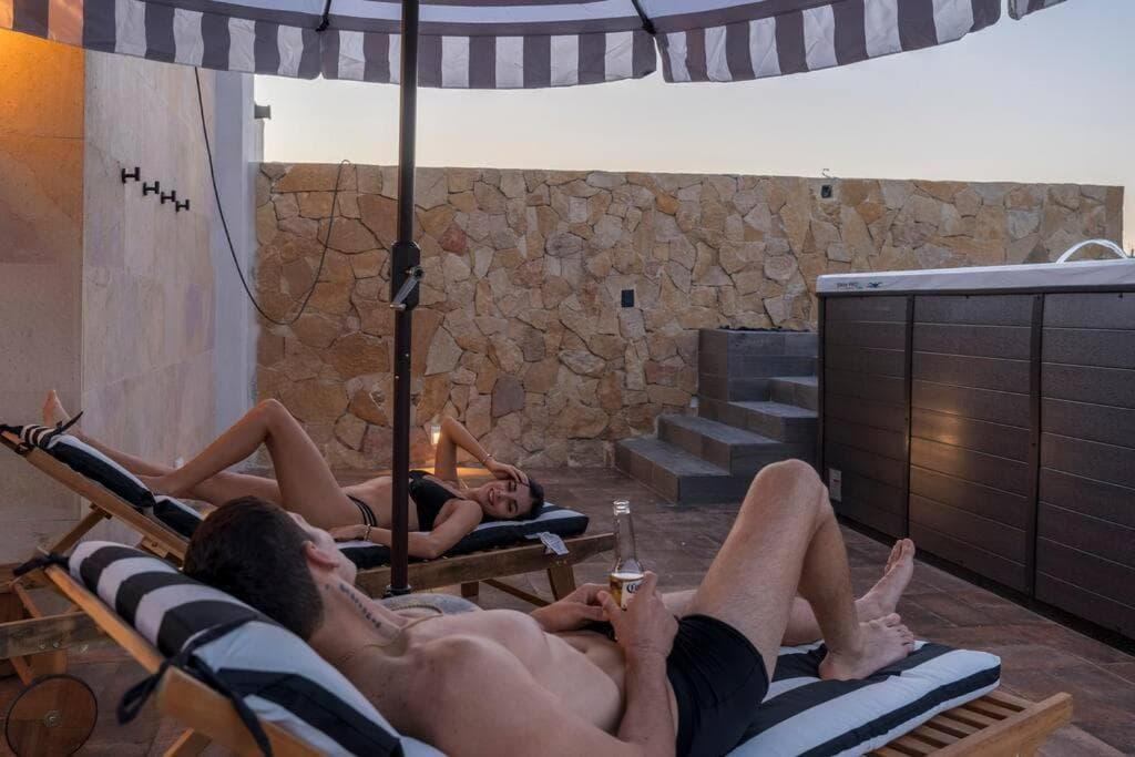 Penthouse with Private Jacuzzi and 4 Bedrooms — 16