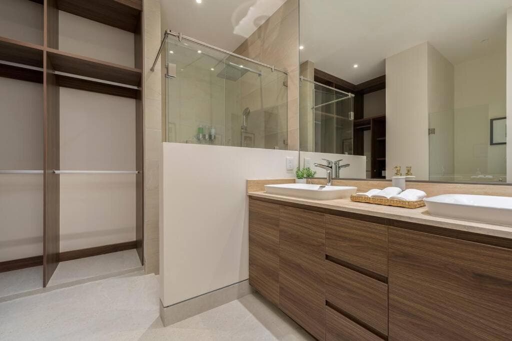 Penthouse with Private Jacuzzi and 4 Bedrooms — 21