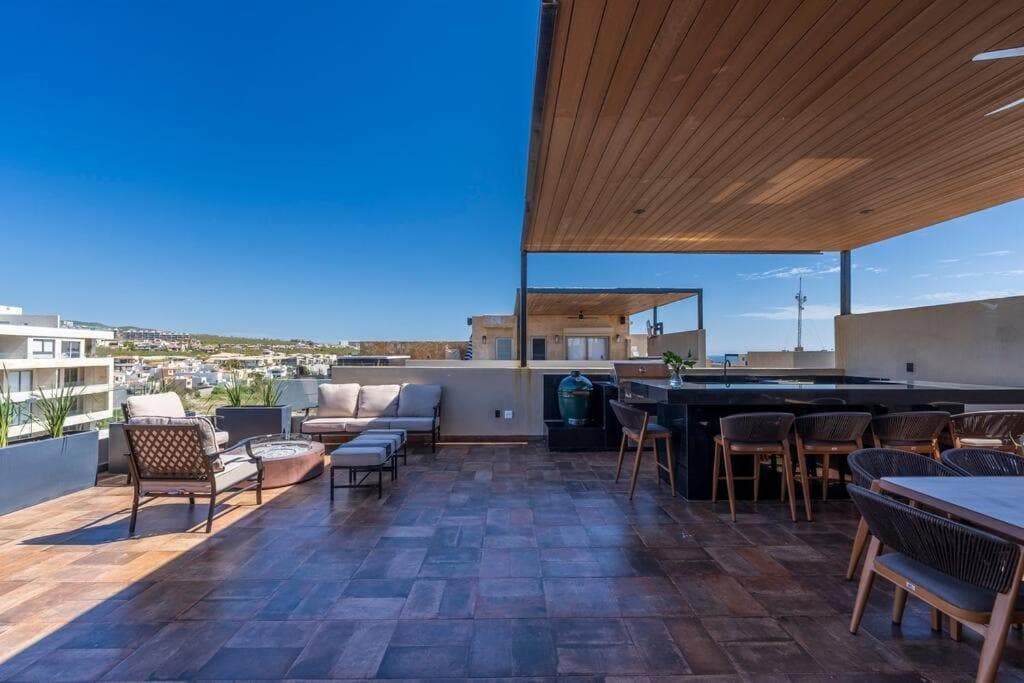 Penthouse with Private Jacuzzi and 4 Bedrooms — 25