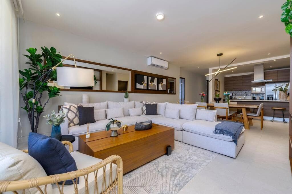 Penthouse with Private Jacuzzi and 4 Bedrooms — 30
