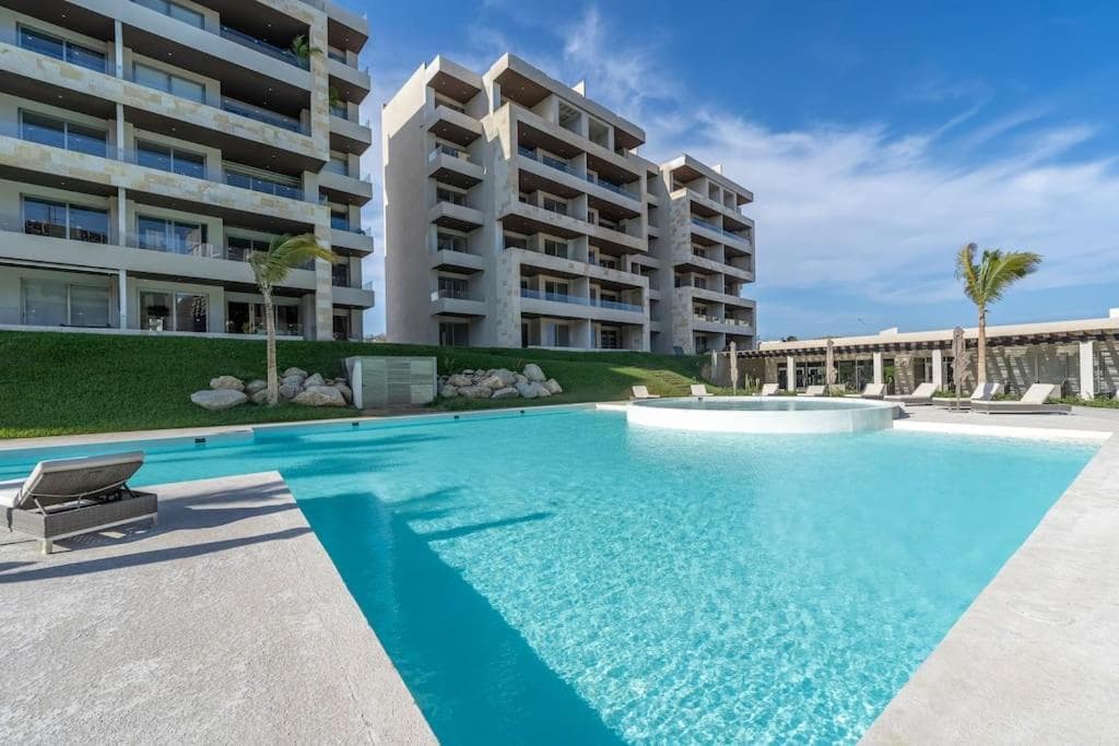 Penthouse with Private Jacuzzi and 4 Bedrooms — 29