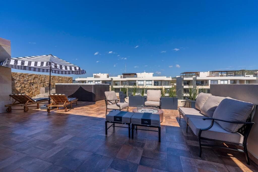 Penthouse with Private Jacuzzi and 4 Bedrooms — 21