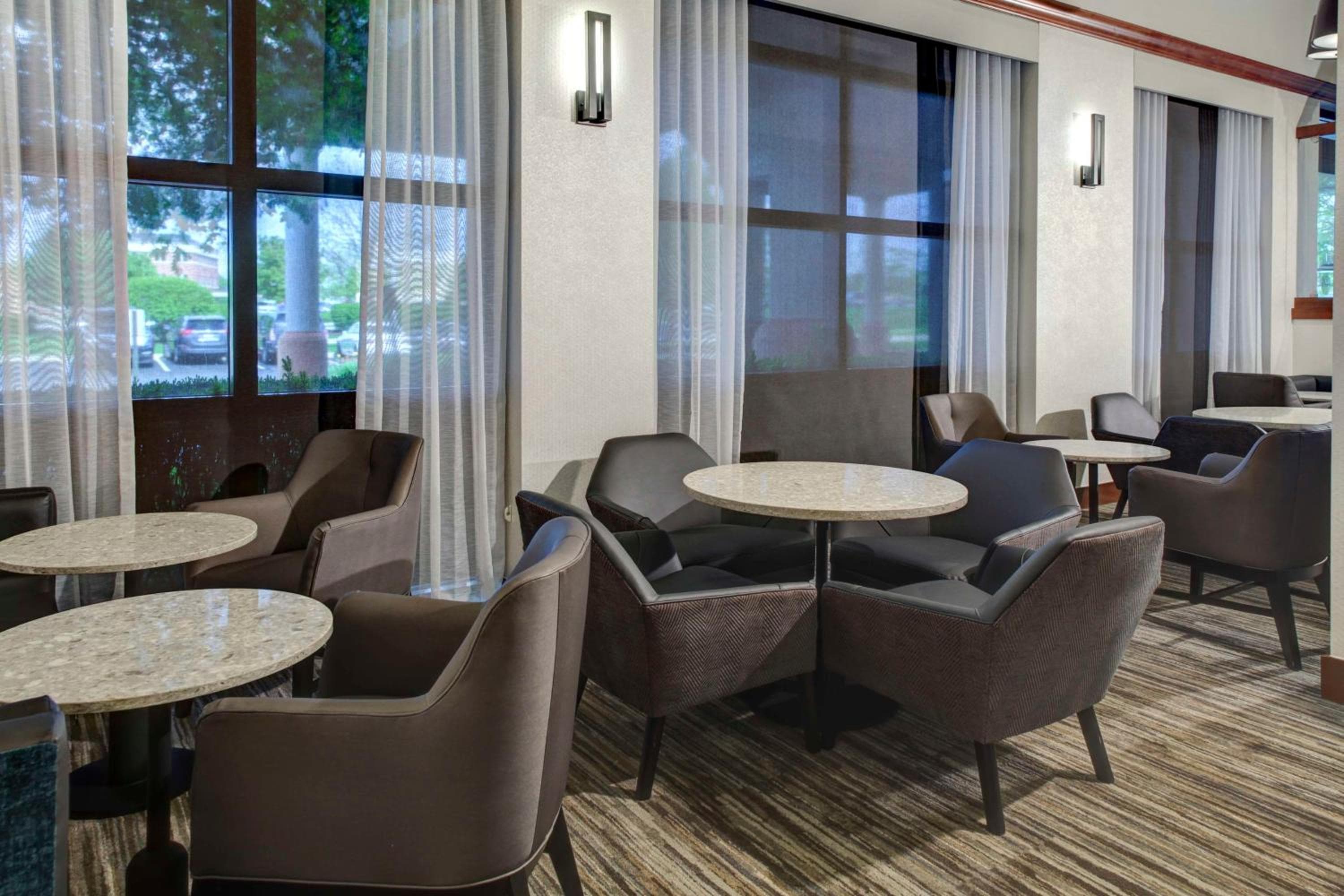 Hyatt Place Tampa-Busch Gardens — 14