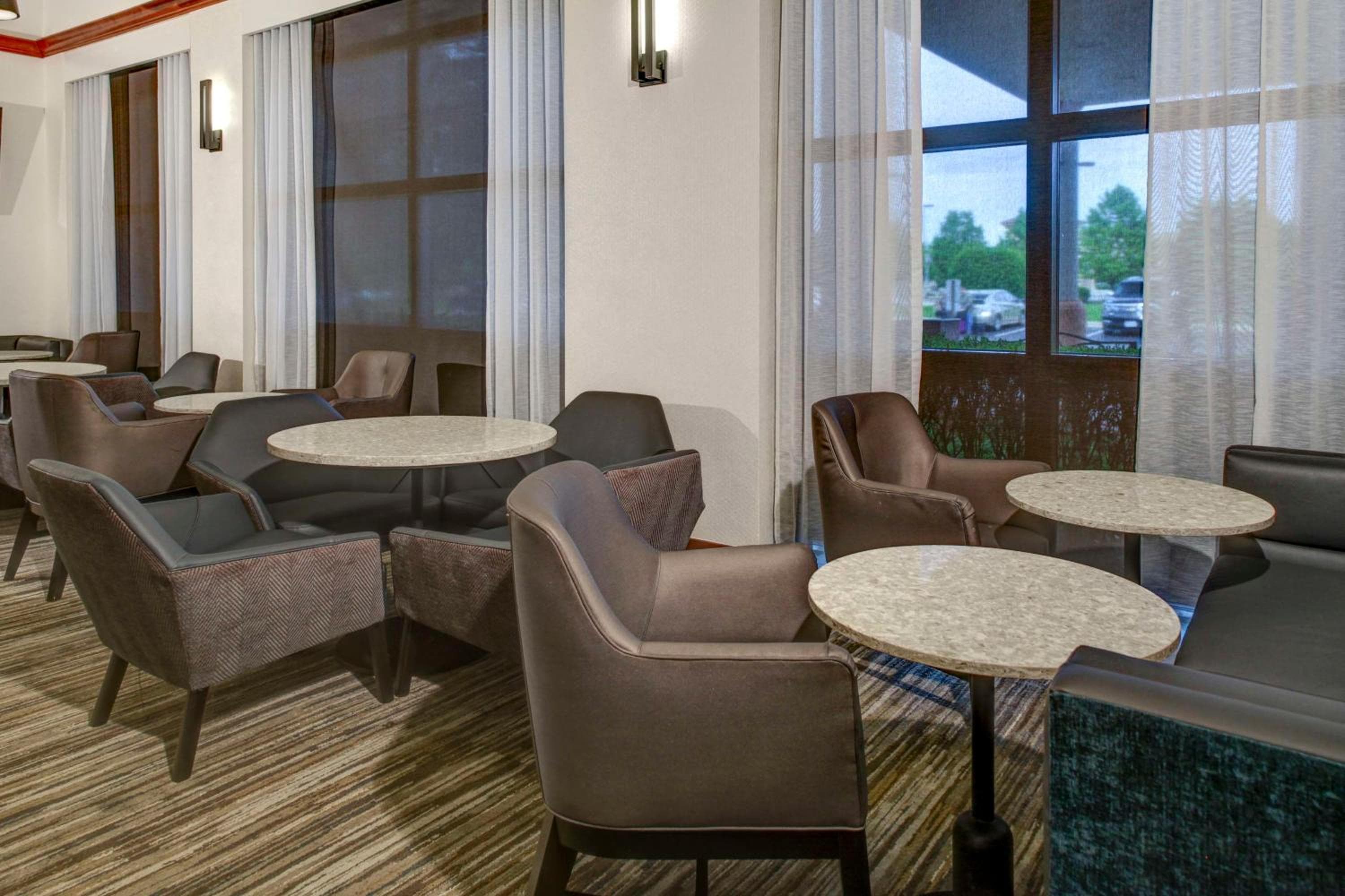 Hyatt Place Tampa-Busch Gardens — 13