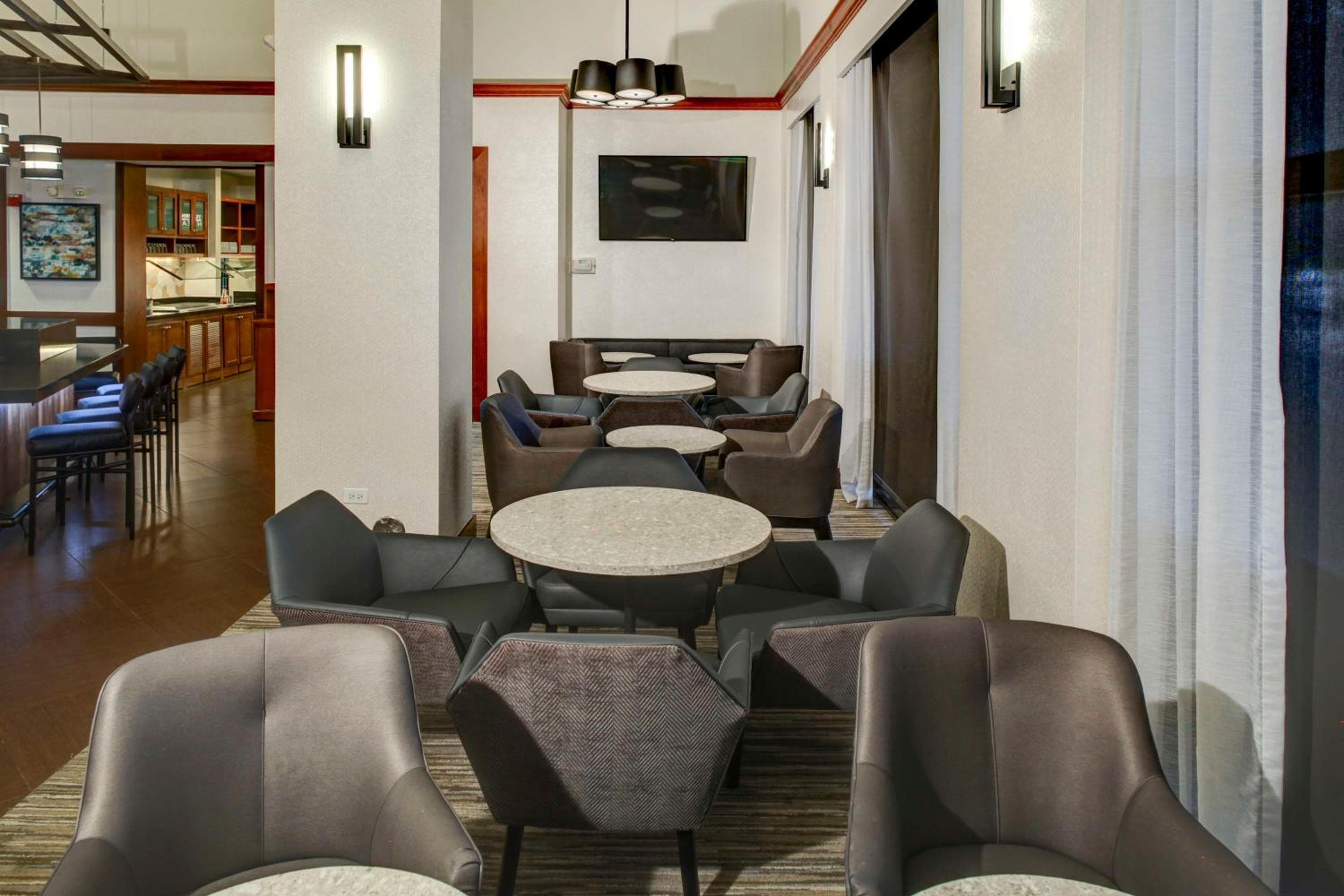 Hyatt Place Tampa-Busch Gardens — 11
