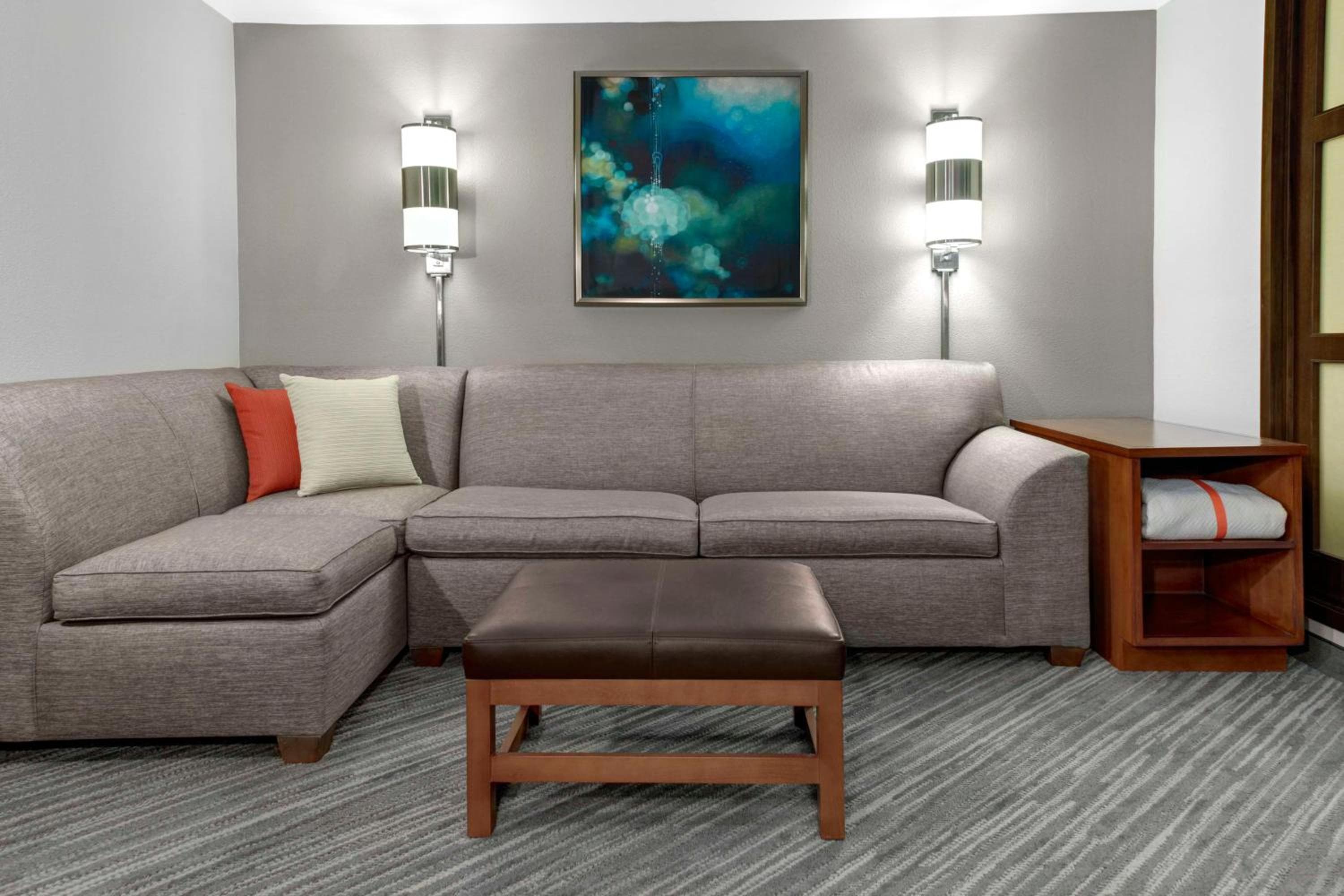 Hyatt Place Tampa-Busch Gardens — 28