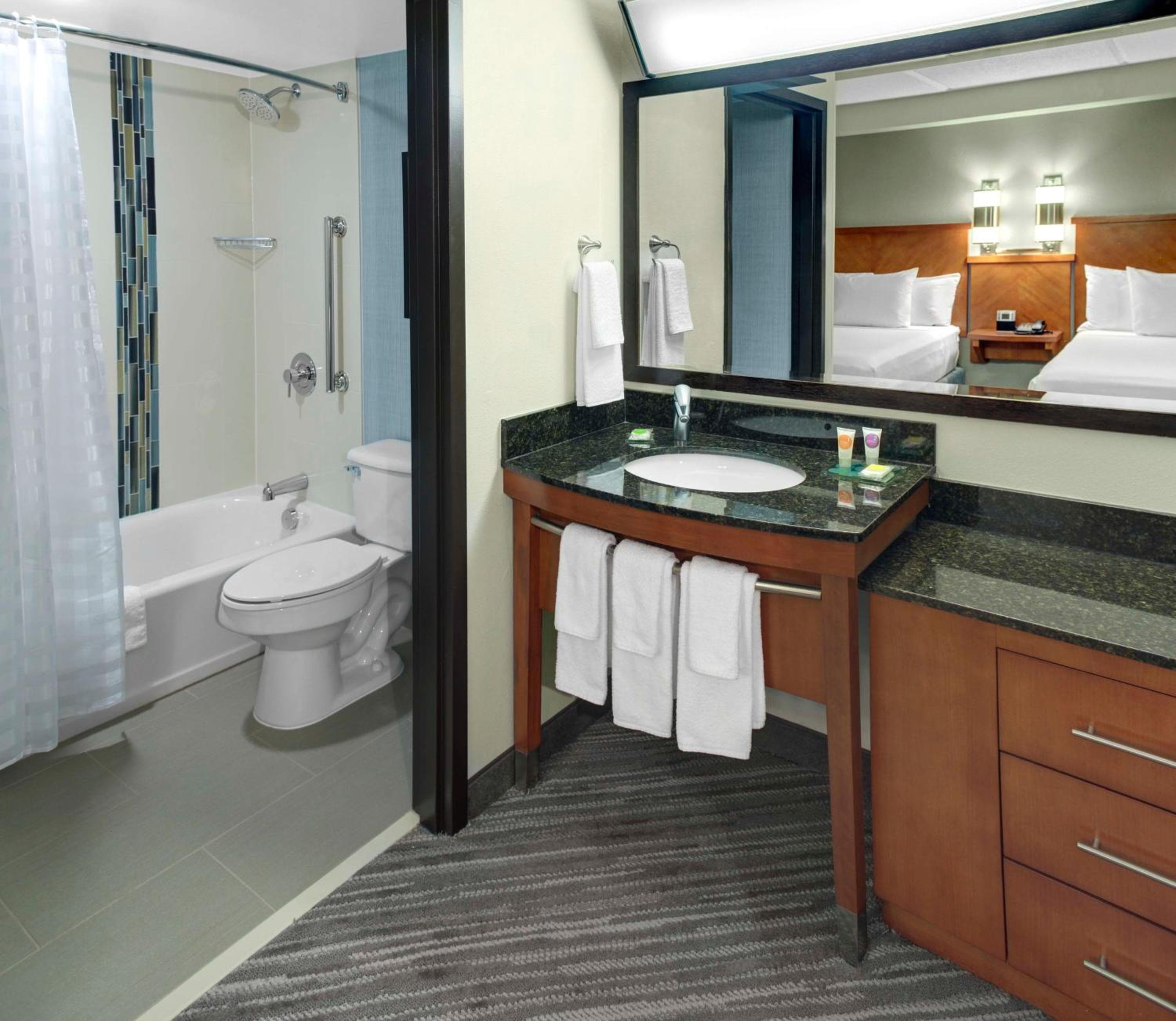 Hyatt Place Tampa-Busch Gardens — 29