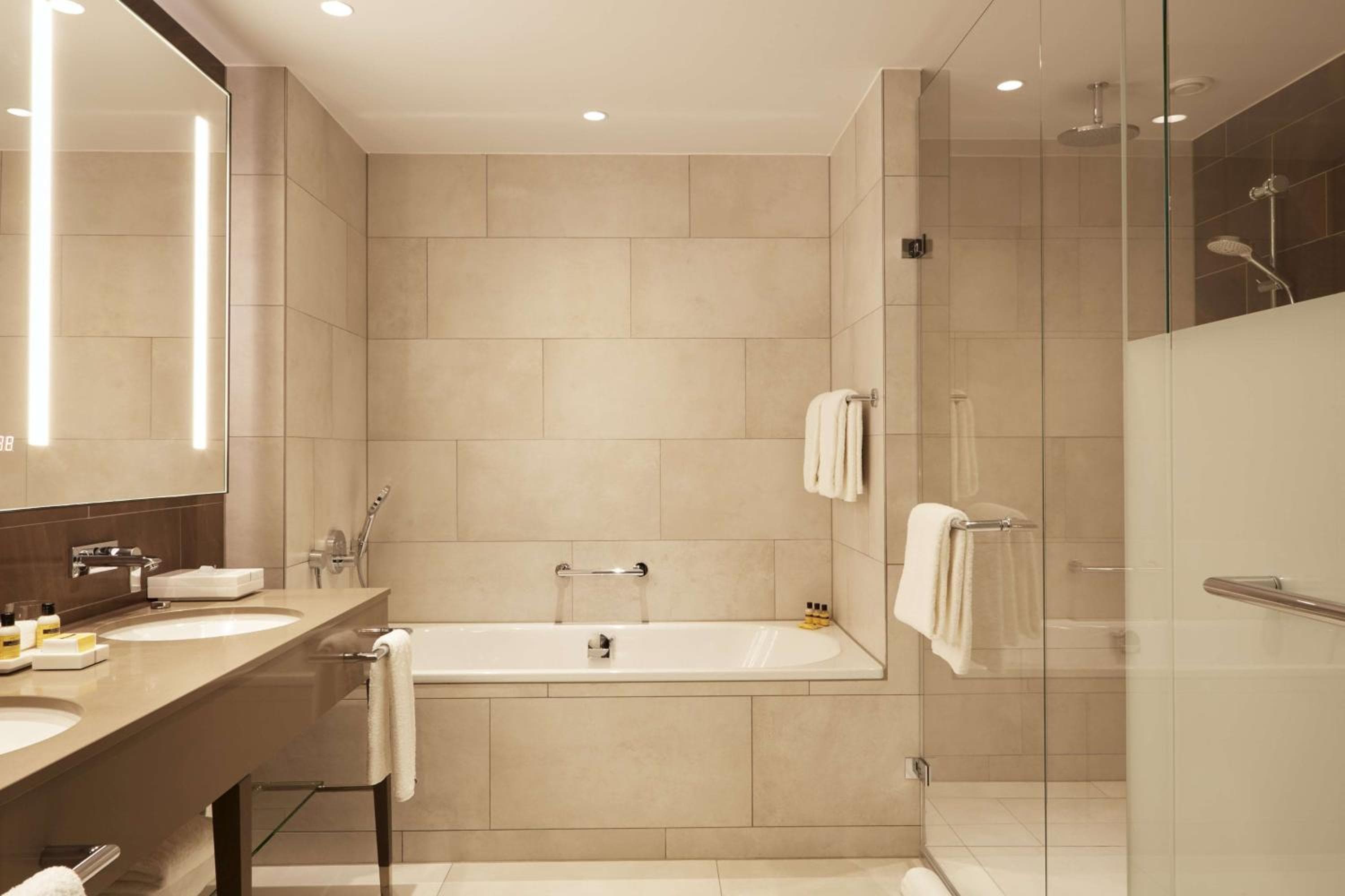 Hyatt Regency Amsterdam — 16