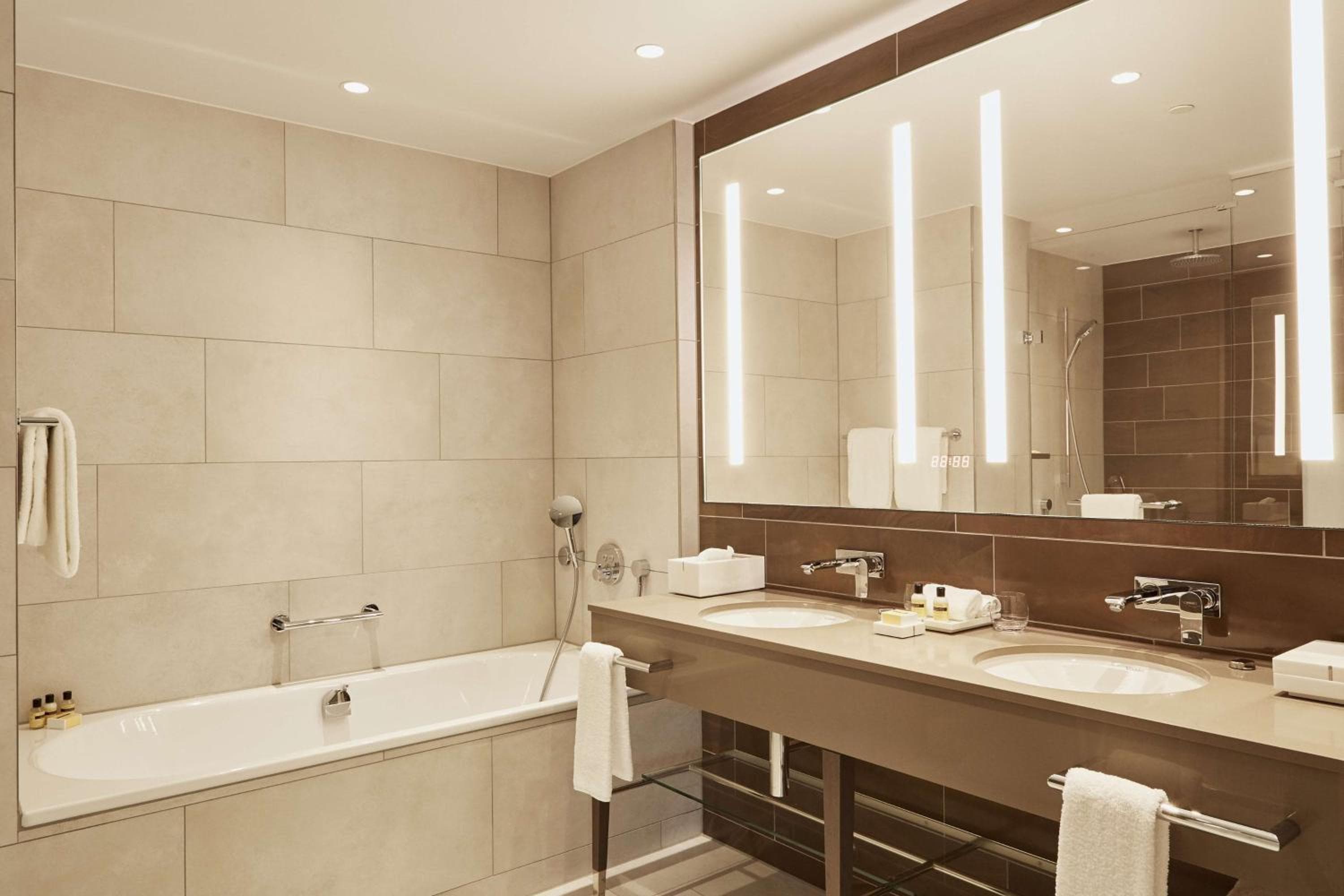 Hyatt Regency Amsterdam — 17