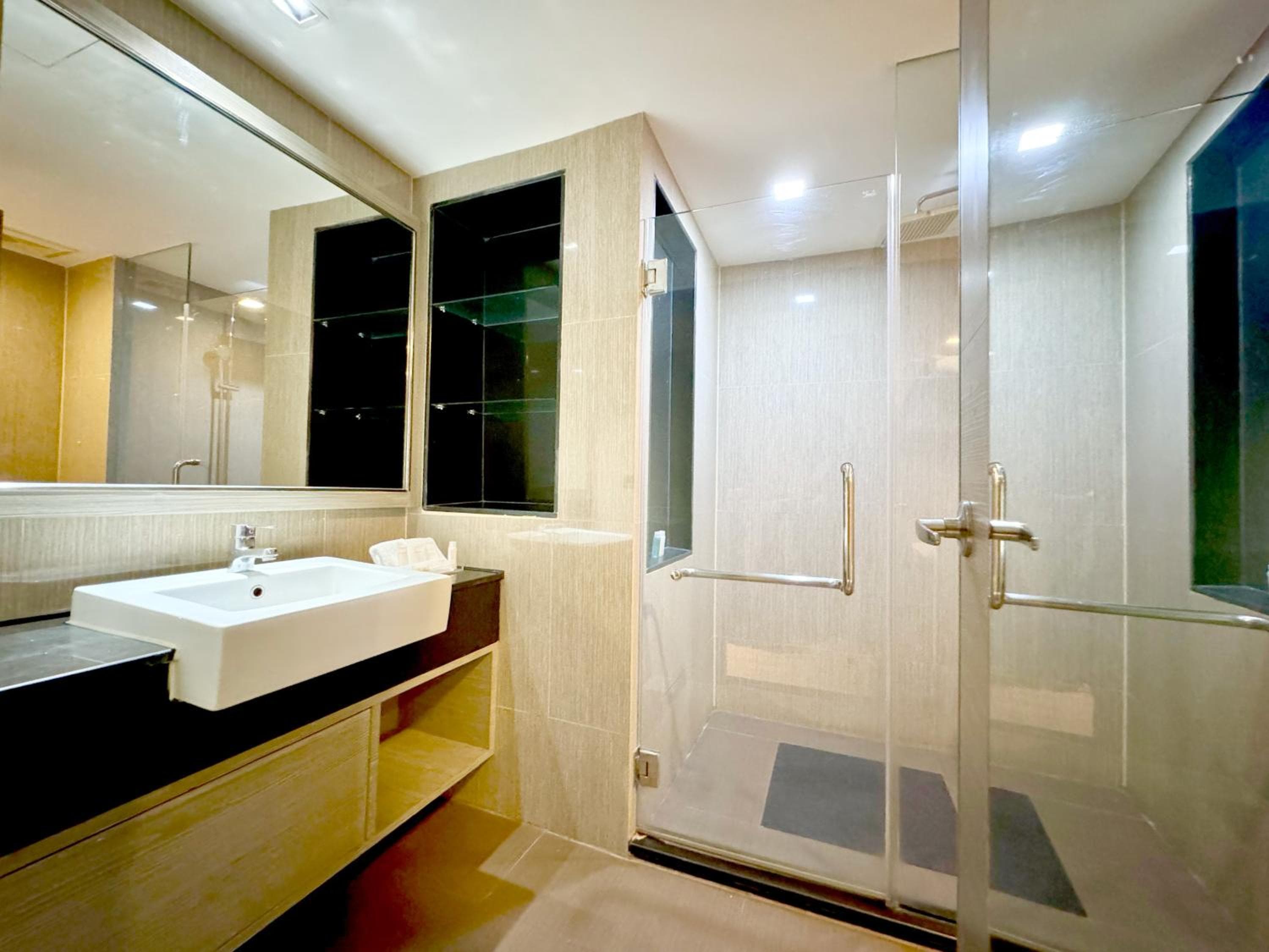 Ramada by Wyndham Bangkok Sukhumvit 11 — 9