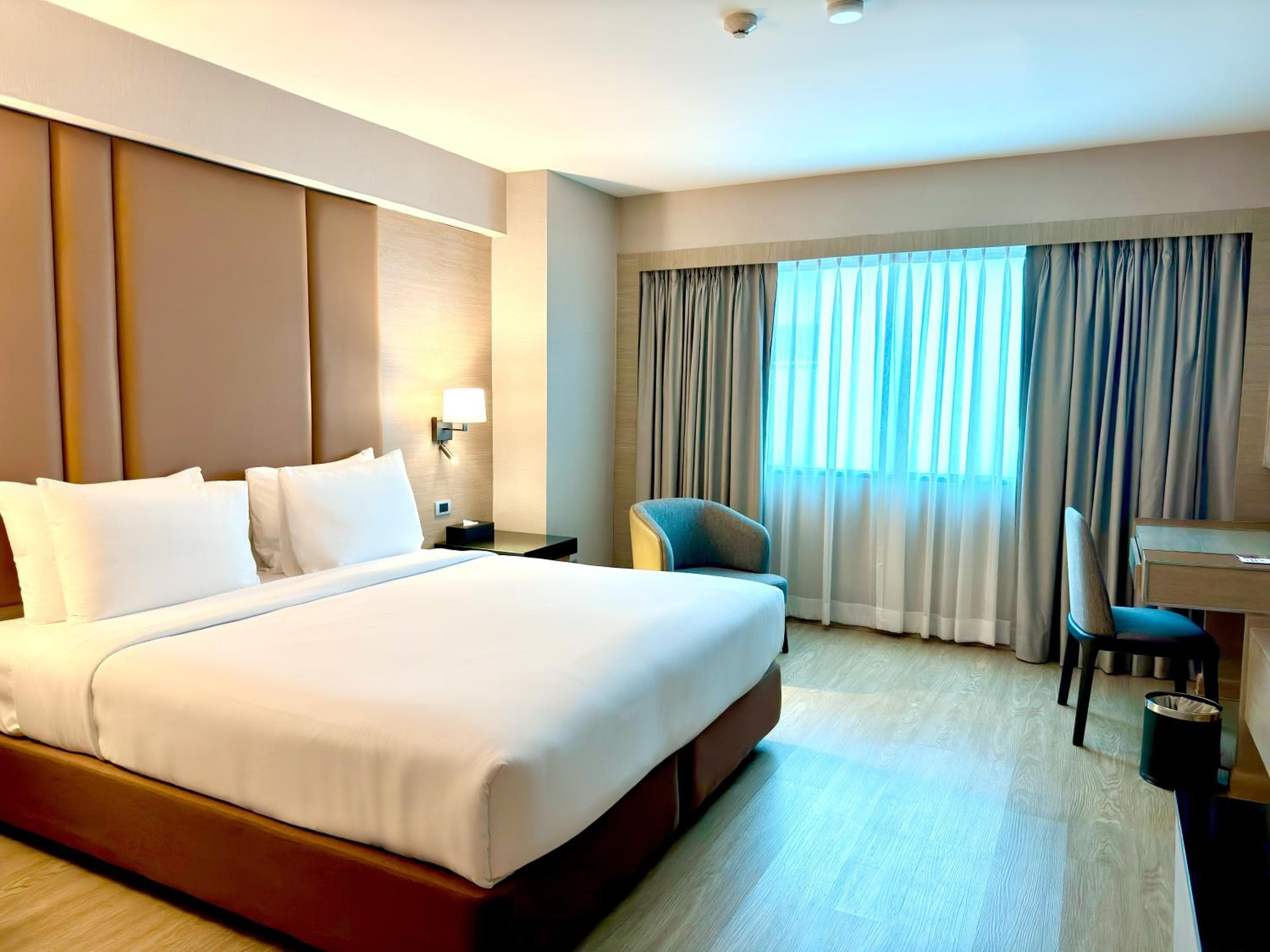 Ramada by Wyndham Bangkok Sukhumvit 11 — 14