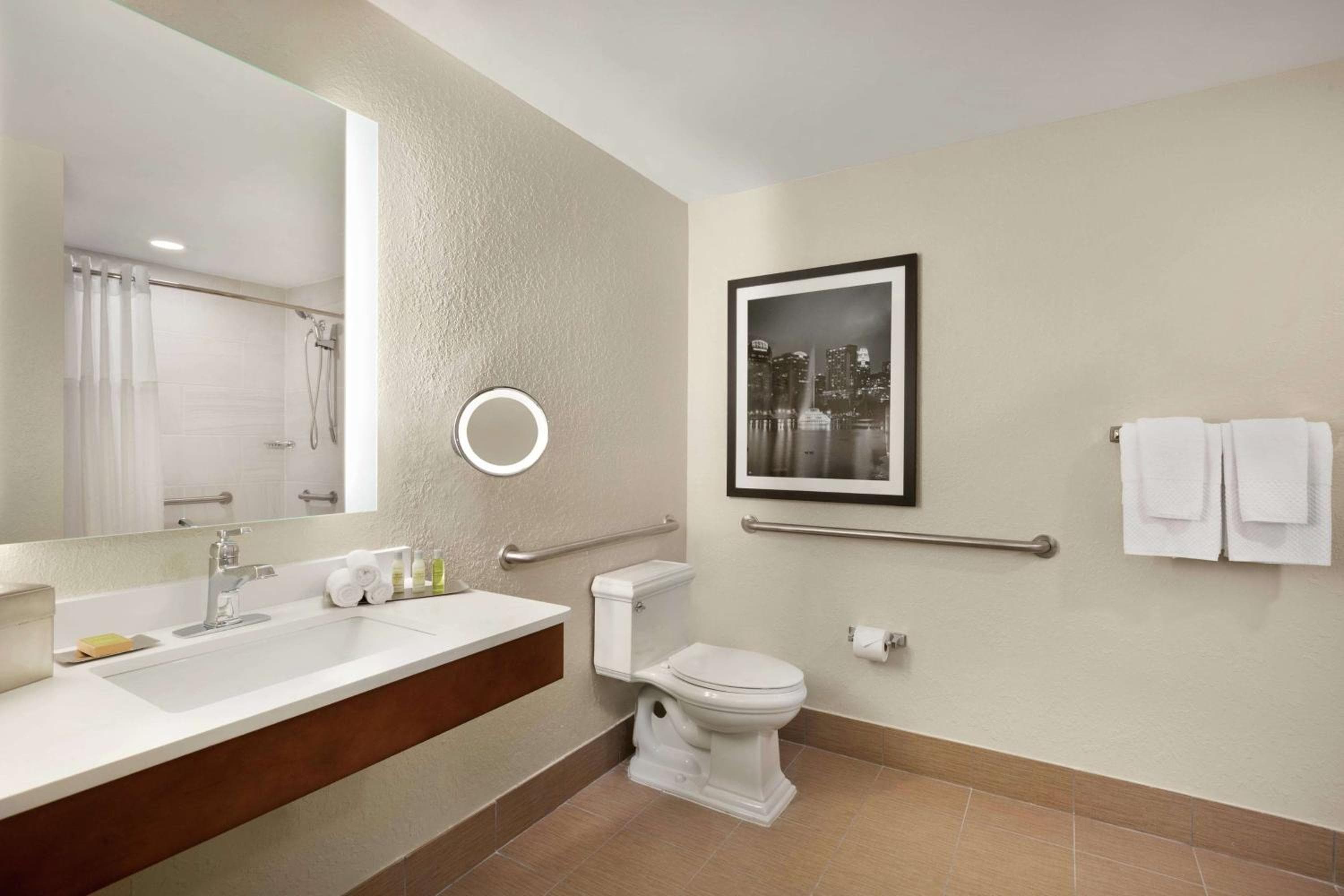 DoubleTree by Hilton Orlando Centro — 28
