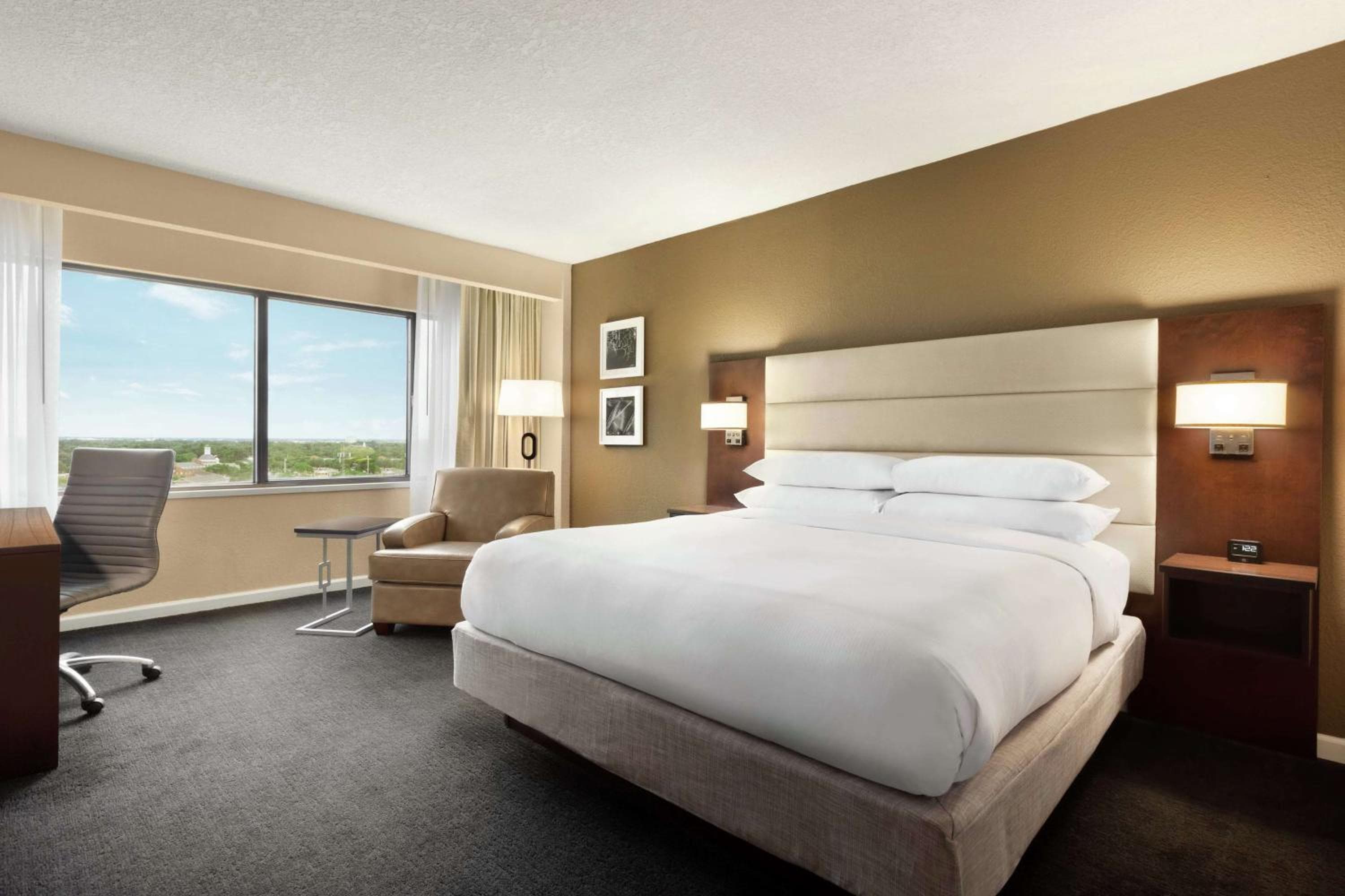 DoubleTree by Hilton Orlando Downtown — 14