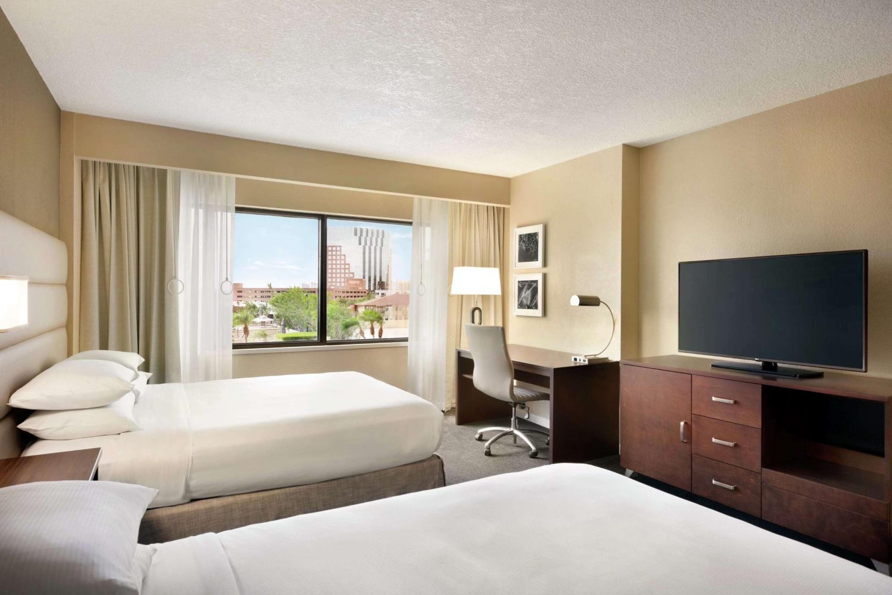 DoubleTree by Hilton Orlando Downtown — 15