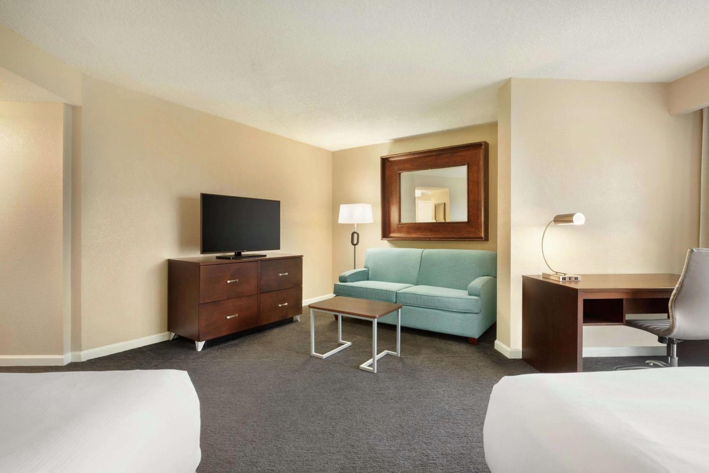 DoubleTree by Hilton Orlando Downtown — 30