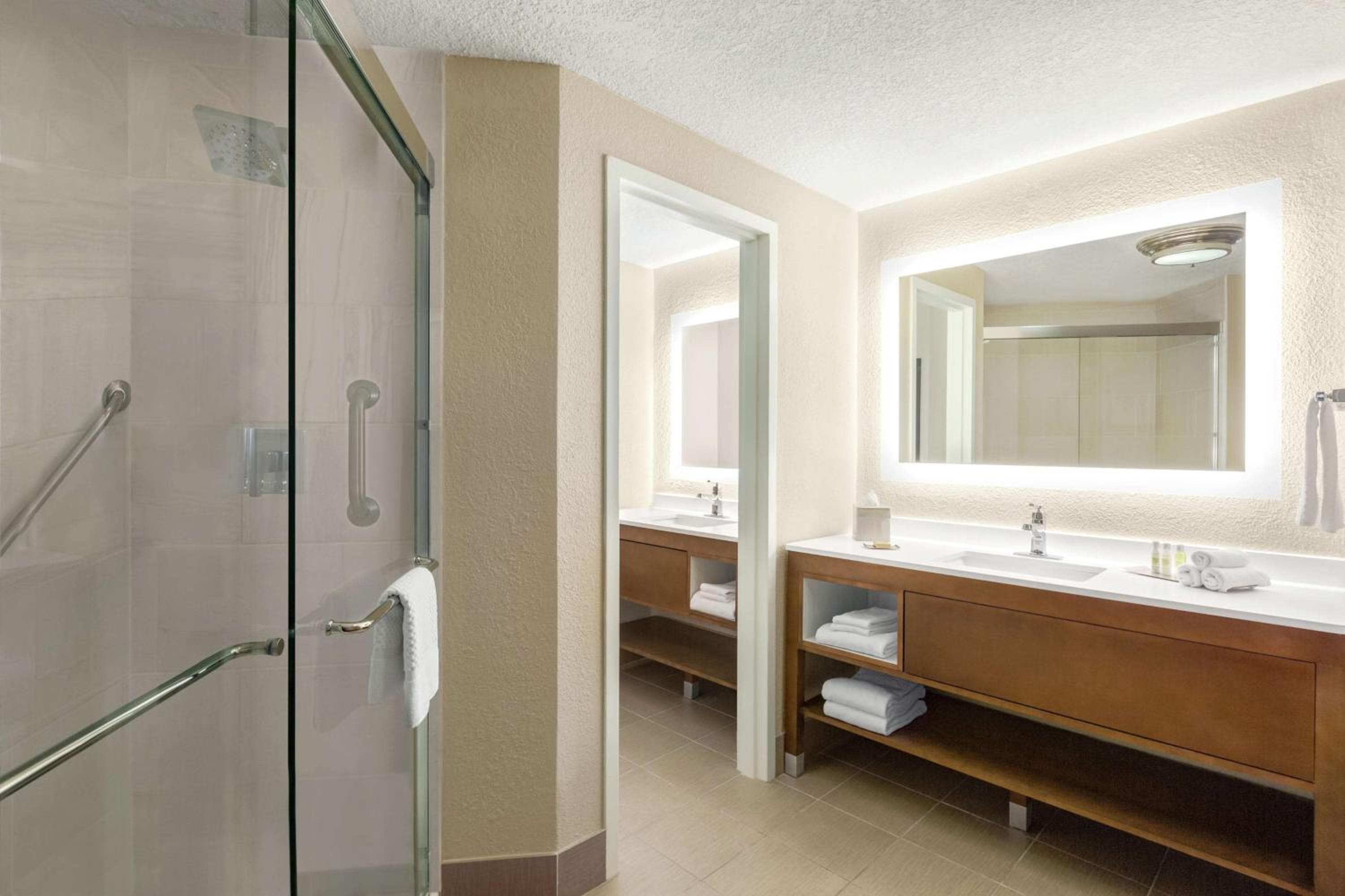 DoubleTree by Hilton Orlando Downtown — 25
