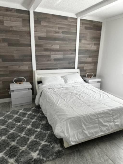 Gemütlich Neu Renoviert in FLL — 23