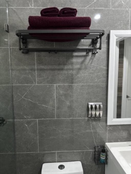 Gemütlich Neu Renoviert in FLL — 12