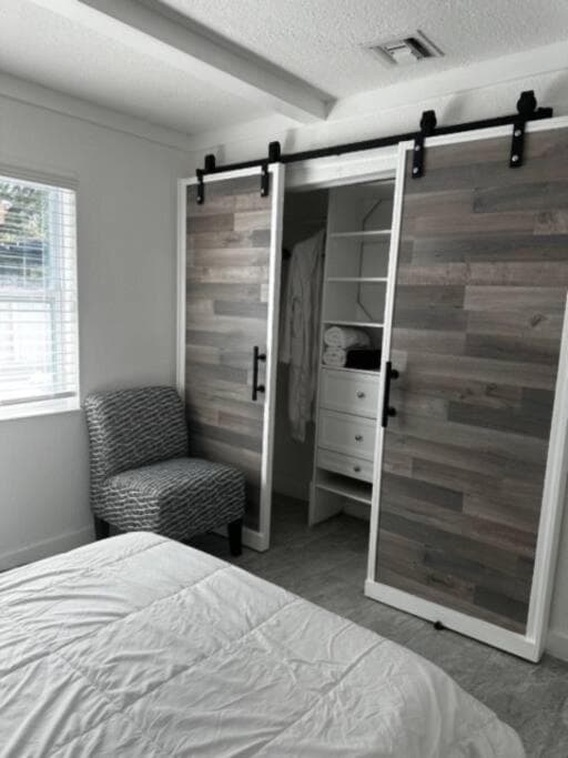 Gemütlich Neu Renoviert in FLL — 24