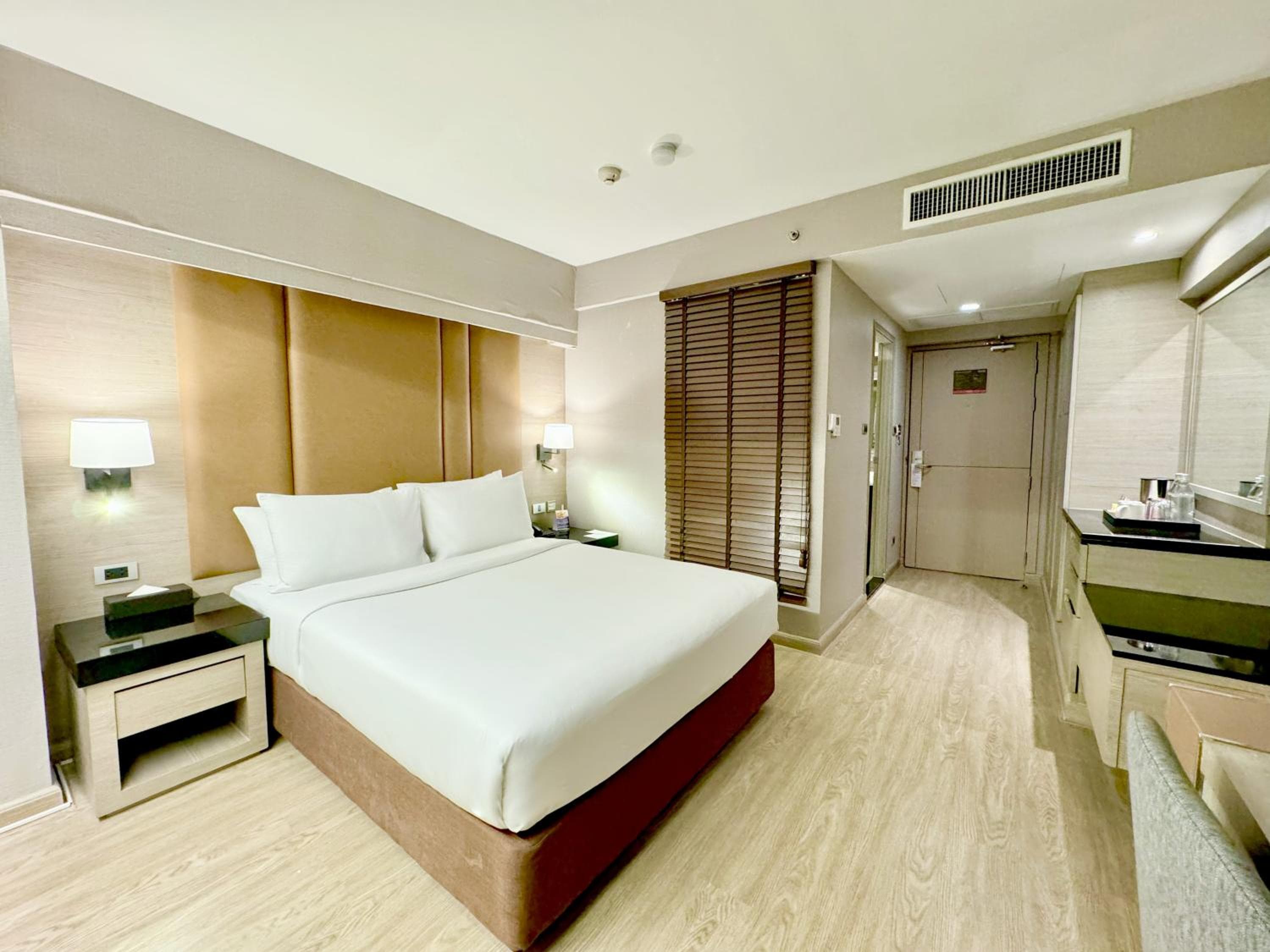 Ramada by Wyndham Bangkok Sukhumvit 11 — 27