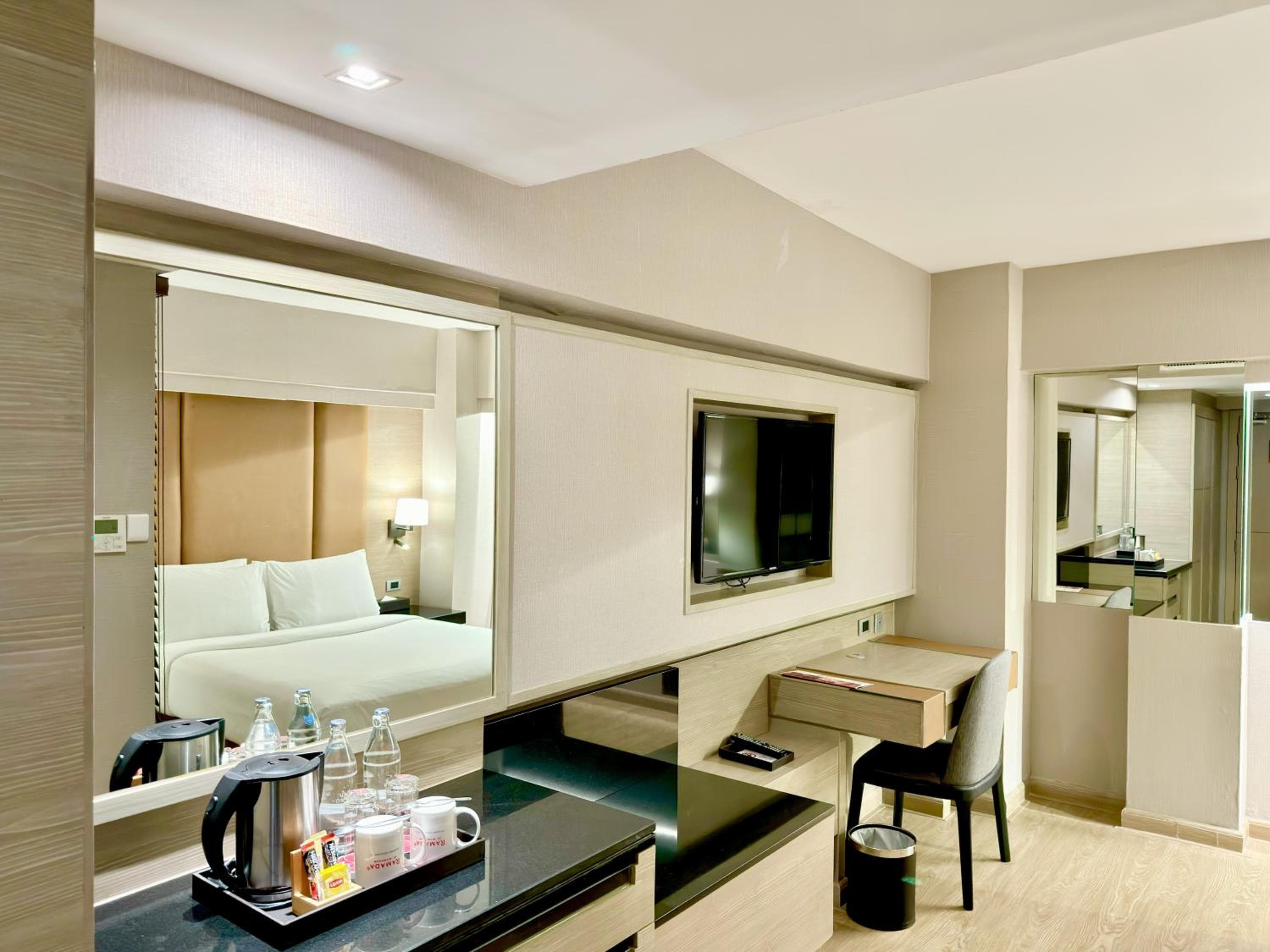 Ramada by Wyndham Bangkok Sukhumvit 11 — 25