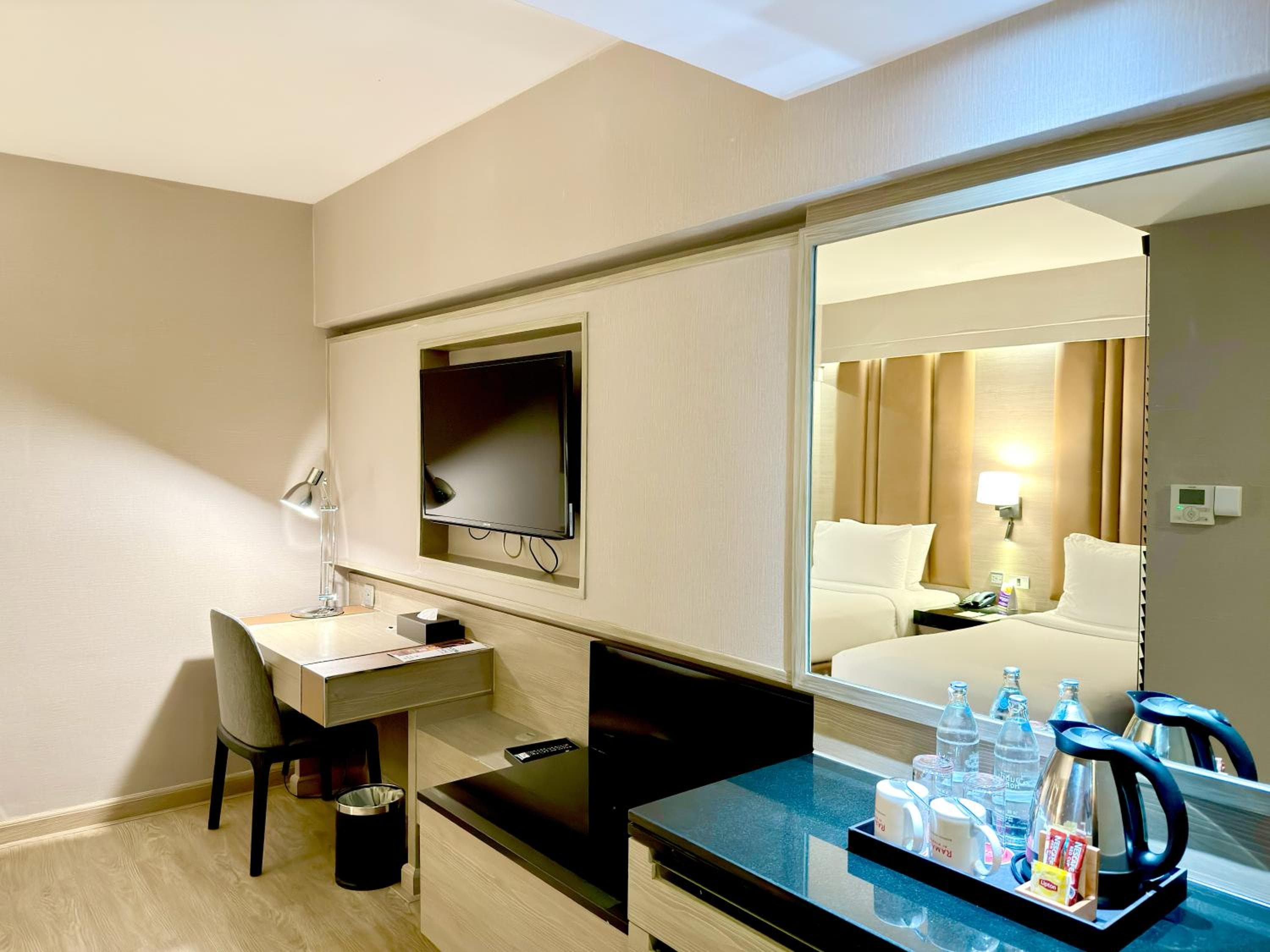 Ramada by Wyndham Bangkok Sukhumvit 11 — 28